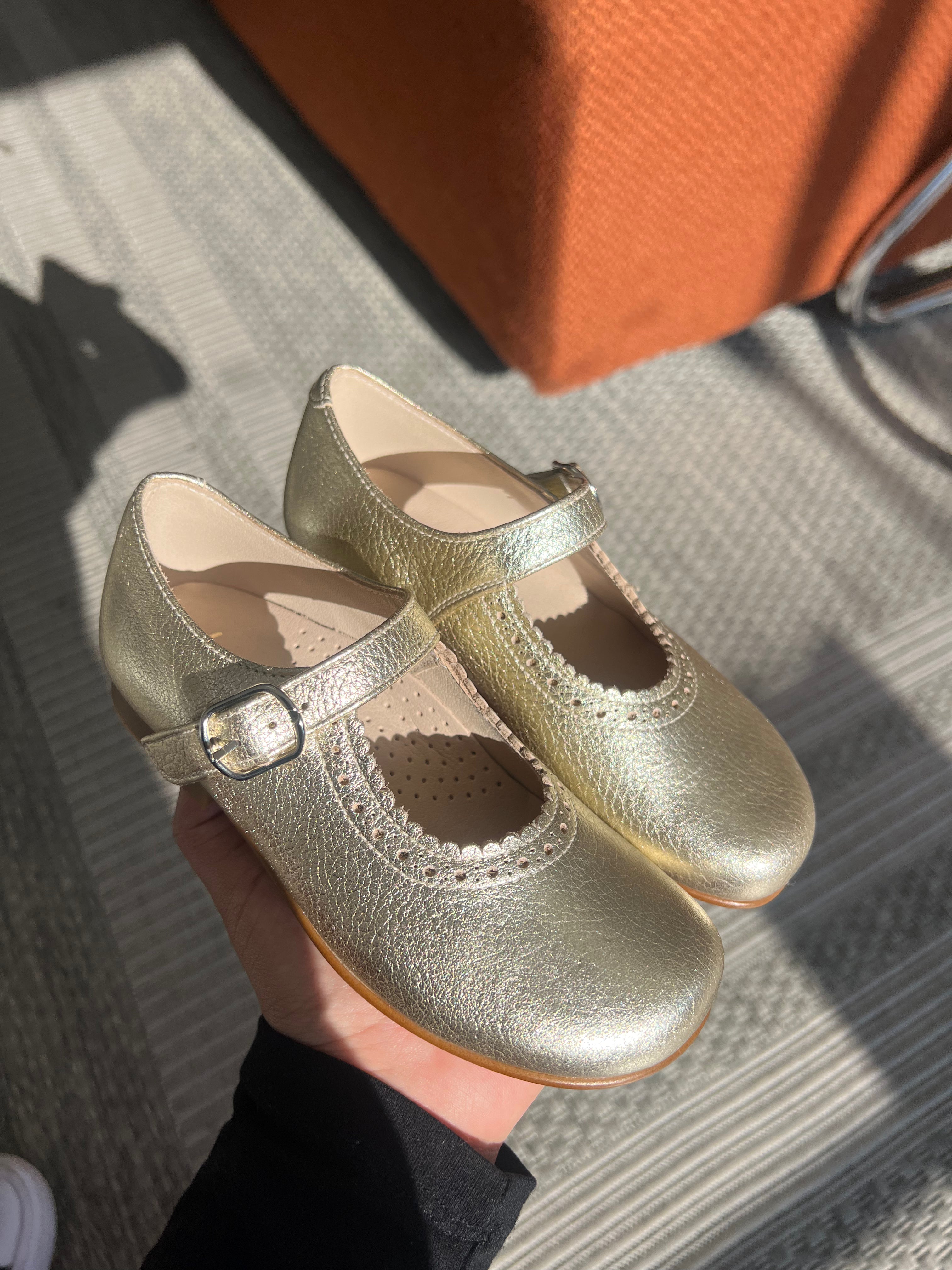 Beberlis Galaxy Scalloped Mary Jane Shoes for Women - Elegant Low Heel Pumps with Bow Detail - Perfect for Office, Wedding & Special Occasions