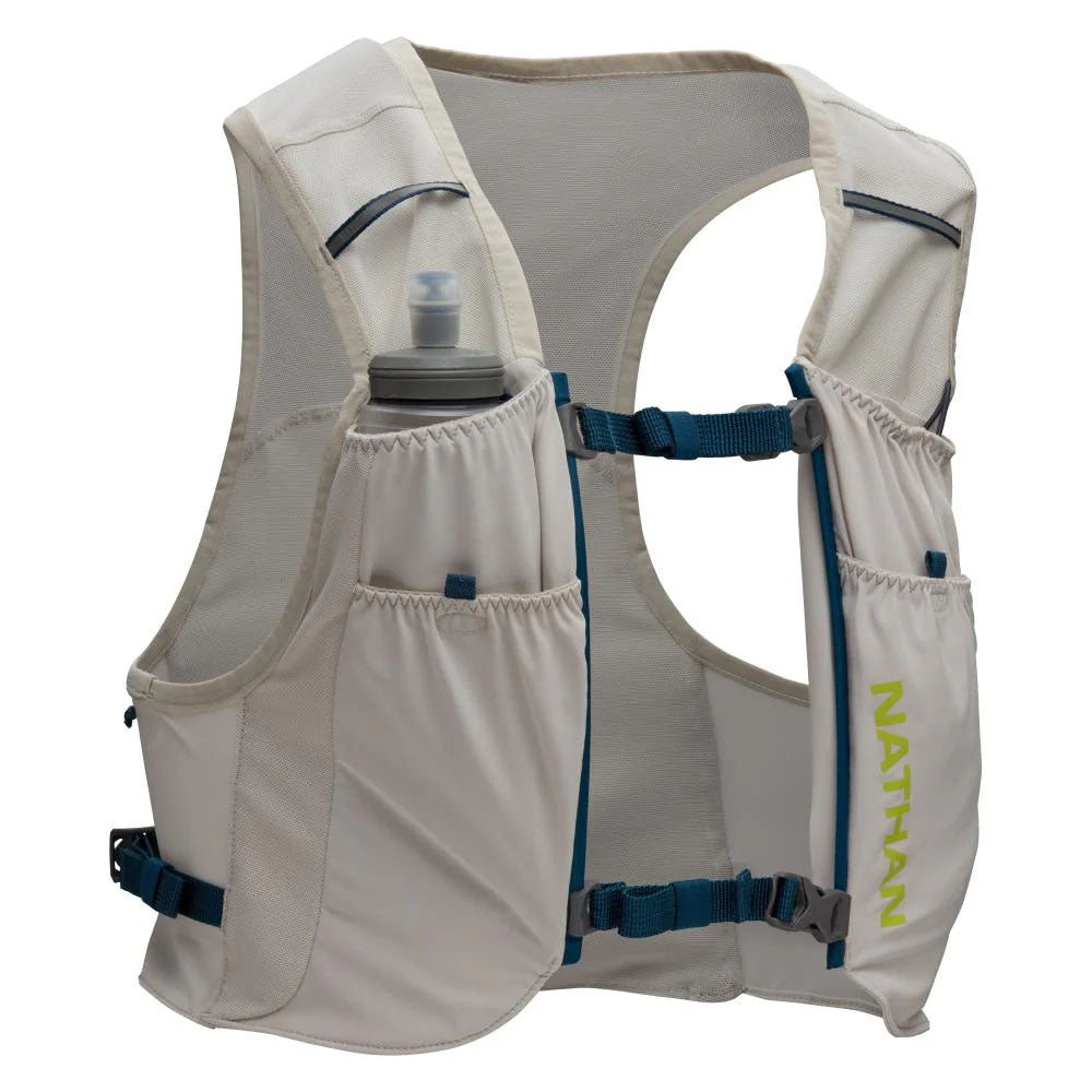 Nathan Pinnacle FeatherLite 1.5L Hydration Vest - Lightweight Running Hydration Pack for Trail Runners & Hikers - Perfect for Long Distance Running, Hiking and Outdoor Adventures