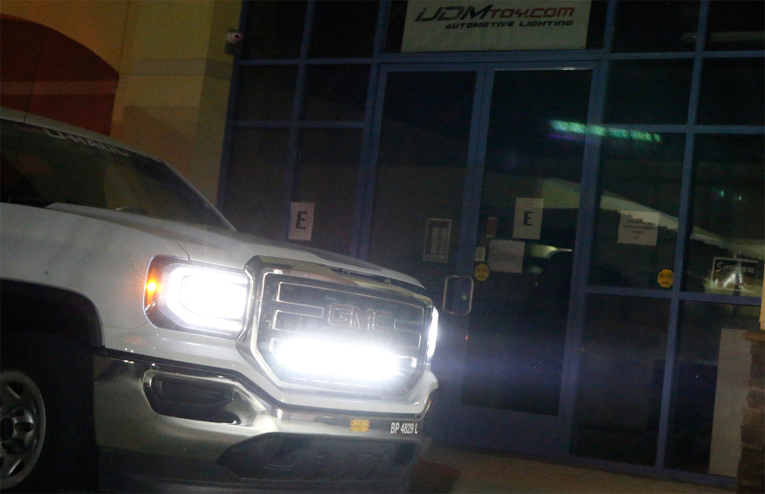 150W 30 CREE LED Light Bar with Behind Grille Bracket & Wiring Kit - Compatible with 2014-2018 GMC Sierra - Perfect for Off-Roading, Truck Lighting & Night Driving