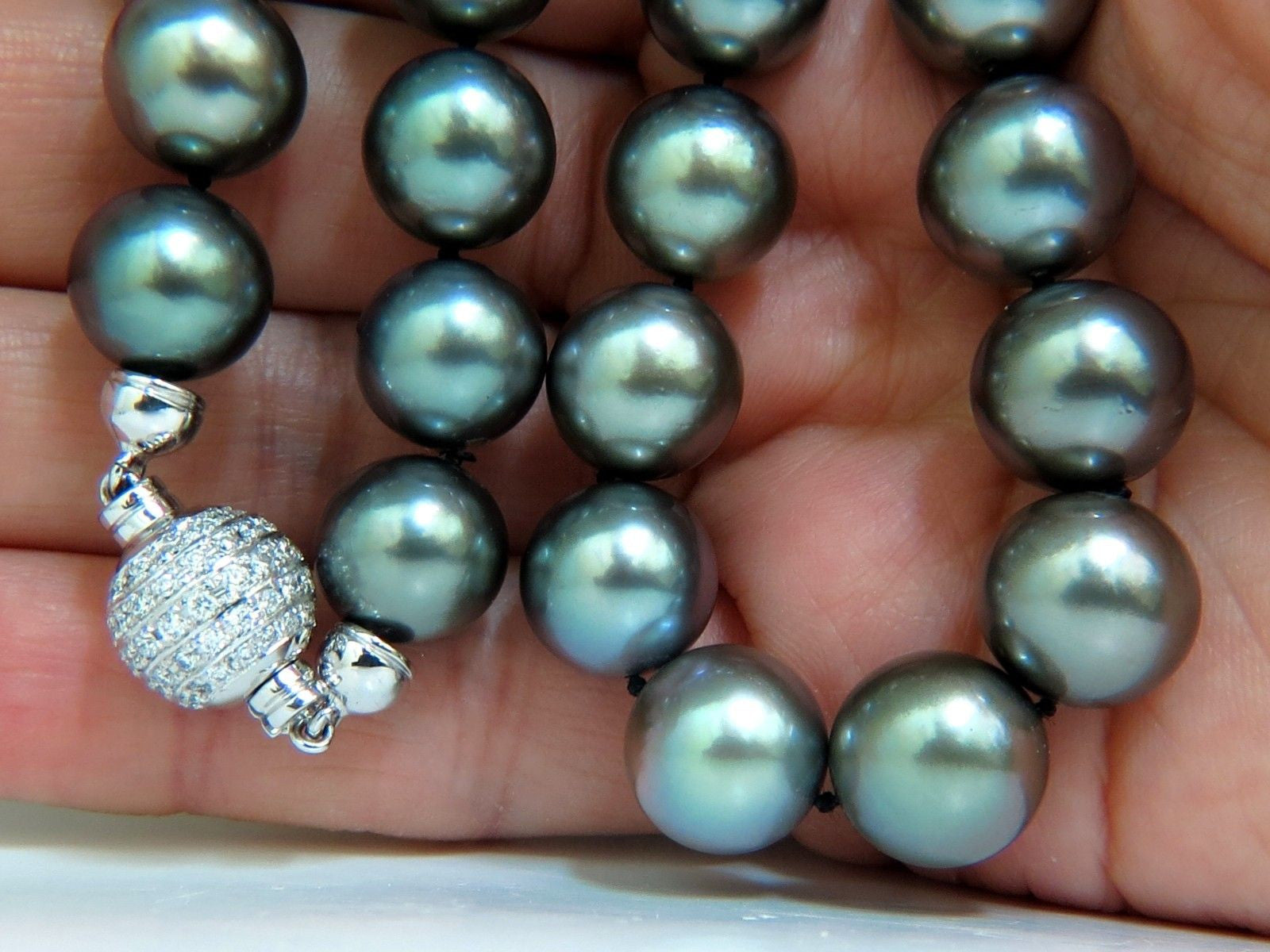 GIA Certified Tahitian Black-Lipped Oyster Gray Pearl Necklace - 18K Gold with 1.00ct Diamond Clasp - Elegant Jewelry for Weddings & Special Occasions