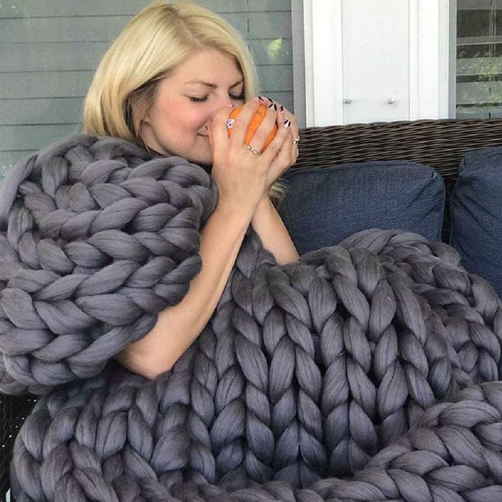 Handmade Chunky Knit Blanket - Super Soft Oversized Knitted Throw for Bedroom, Couch & Pet Bed - Cozy Weighted Blanket for Relaxation & Home Decor (White)