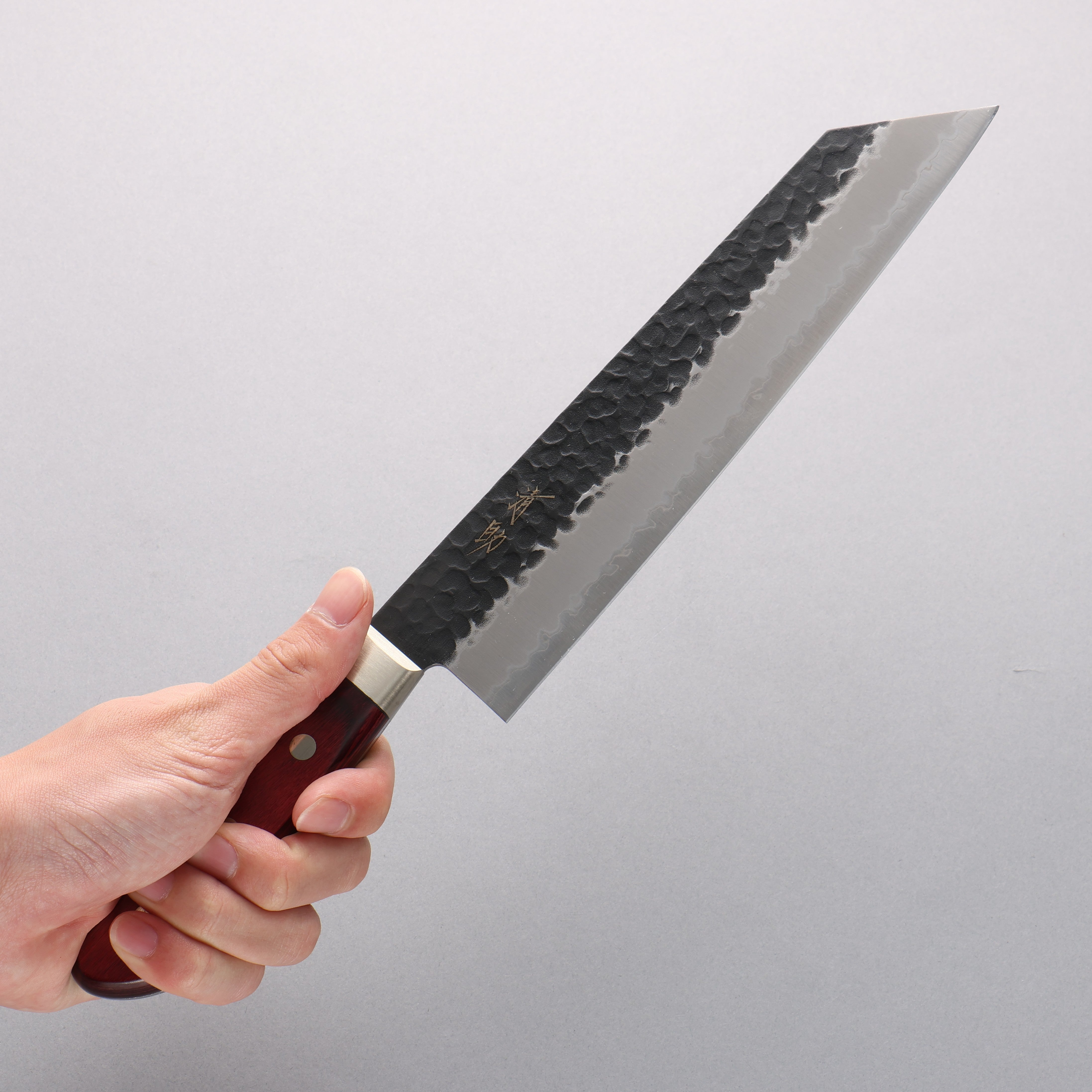 Seisuke Blue Super Hammered Kurouchi Kiritsuke Gyuto 210mm Japanese Chef Knife with Red Pakka Wood Handle – Perfect for Sushi, Sashimi & Precision Cutting