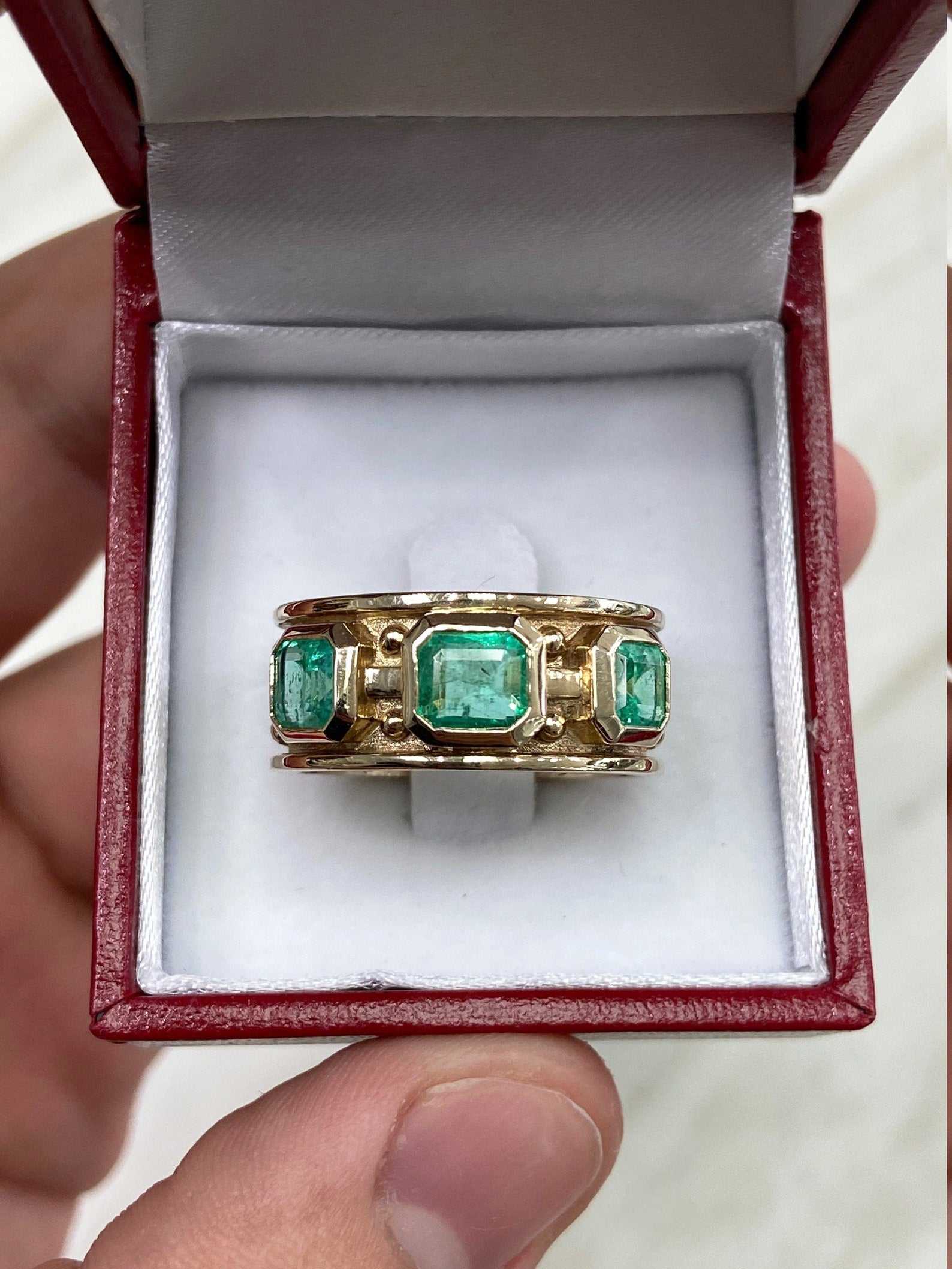 2.85tcw Men's Emerald Solitaire Three Stone Band Ring in 14K Gold - Perfect for Everyday Wear, Wedding Bands & Anniversary Gifts