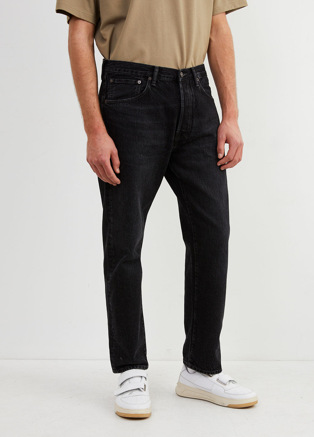 2003 Vintage High Waist Distressed Jeans for Women - Retro Denim Pants with Ripped Details - Perfect for Casual Outfits, Streetwear & 90s Fashion Looks