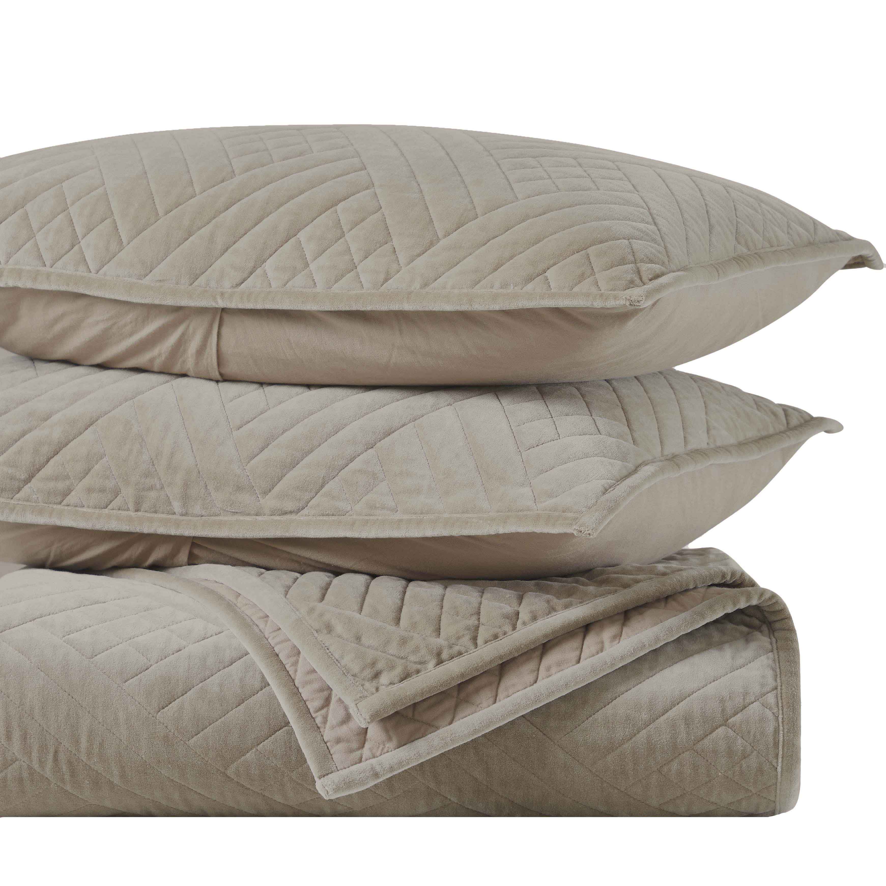 Karina Cotton Velvet Lightweight Quilt & Sham Set - Ultra Soft Bedding for All Seasons | Perfect for Master Bedroom, Guest Room & Cozy Nights