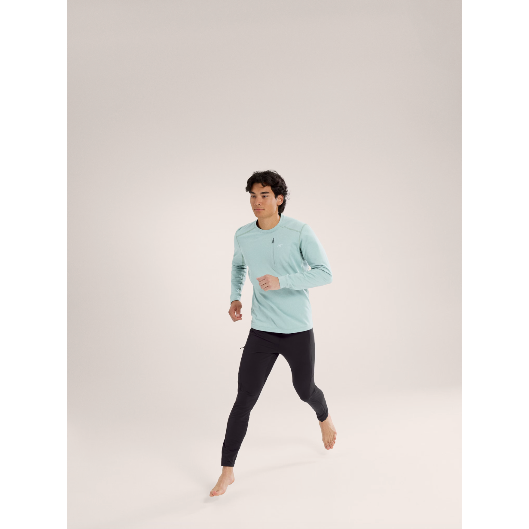Arc'teryx Men's Rho LT Crew Neck Baselayer - Lightweight Merino Wool Thermal Shirt for Hiking, Skiing & Outdoor Activities