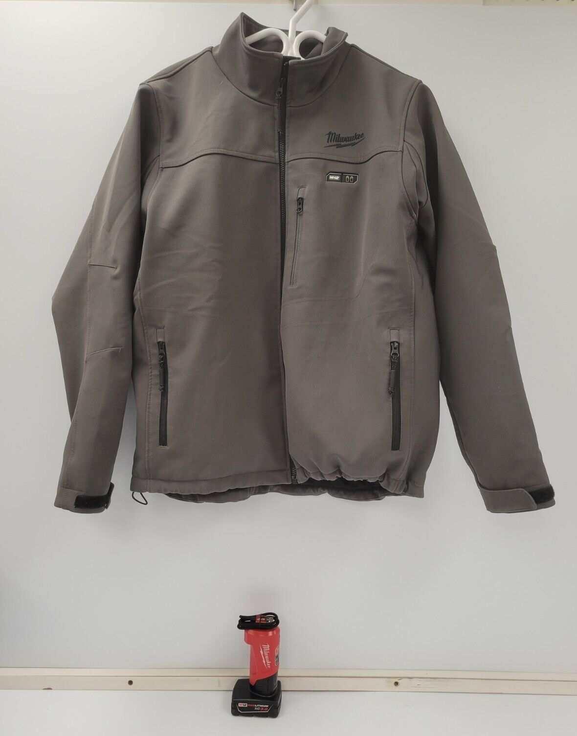 Milwaukee M12 Heated Tough Shell Jacket - Size Large - Battery-Powered Heated Jacket for Outdoor Work & Winter Activities - Ideal for Construction, Hunting & Cold Weather Wear