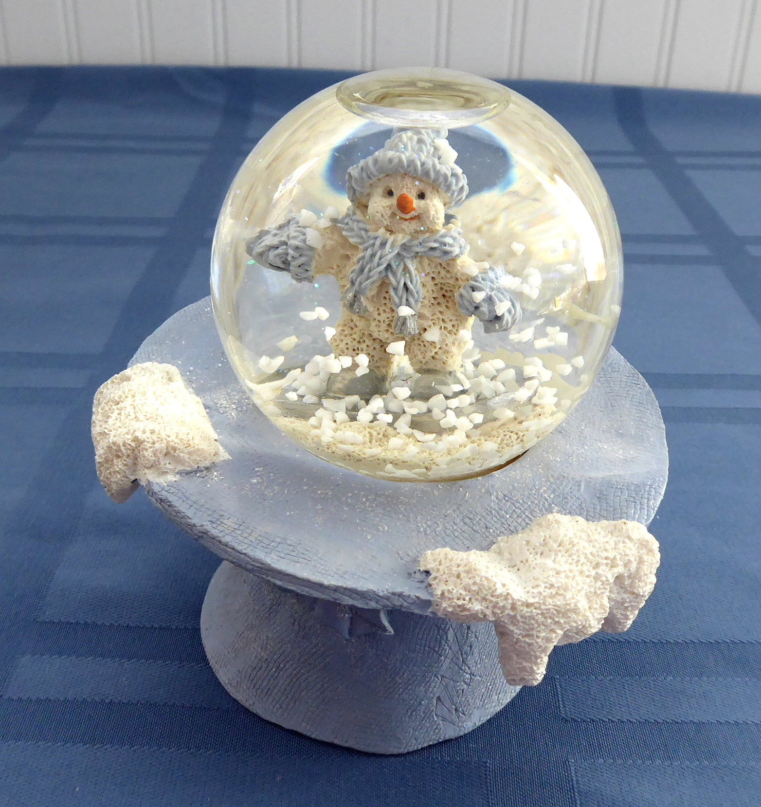 Snow Buddies Snow Globe - Christmas Winter Snowman Decor for Tabletop, Blue & White - Perfect for Holiday Home Decor, Gift Giving & Festive Centerpiece