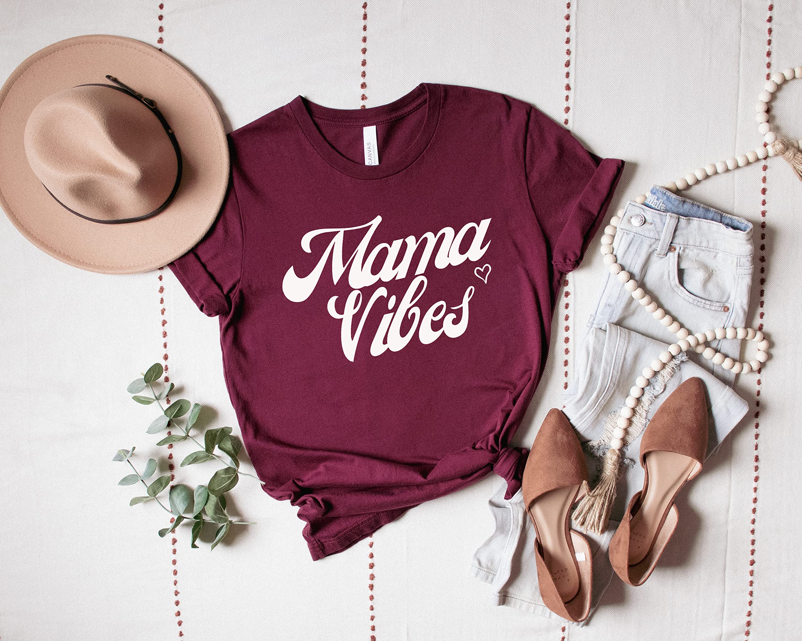 Mom Vibes T-Shirt - Comfortable & Stylish Mama Shirt for Mother's Day, Mom Life Apparel - Perfect Gift for Mothers, Best Friend & Grandma - Ideal for Family Gatherings, Birthday Celebrations & Everyday Wear