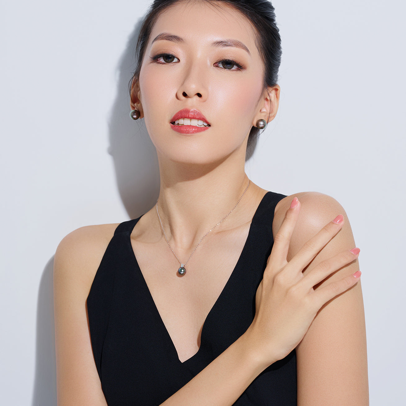 18K Solid Gold Tahitian Pearl Necklace - Genuine Saltwater Cultured Pearl Jewelry for Women - Perfect for Weddings, Parties & Special Occasions