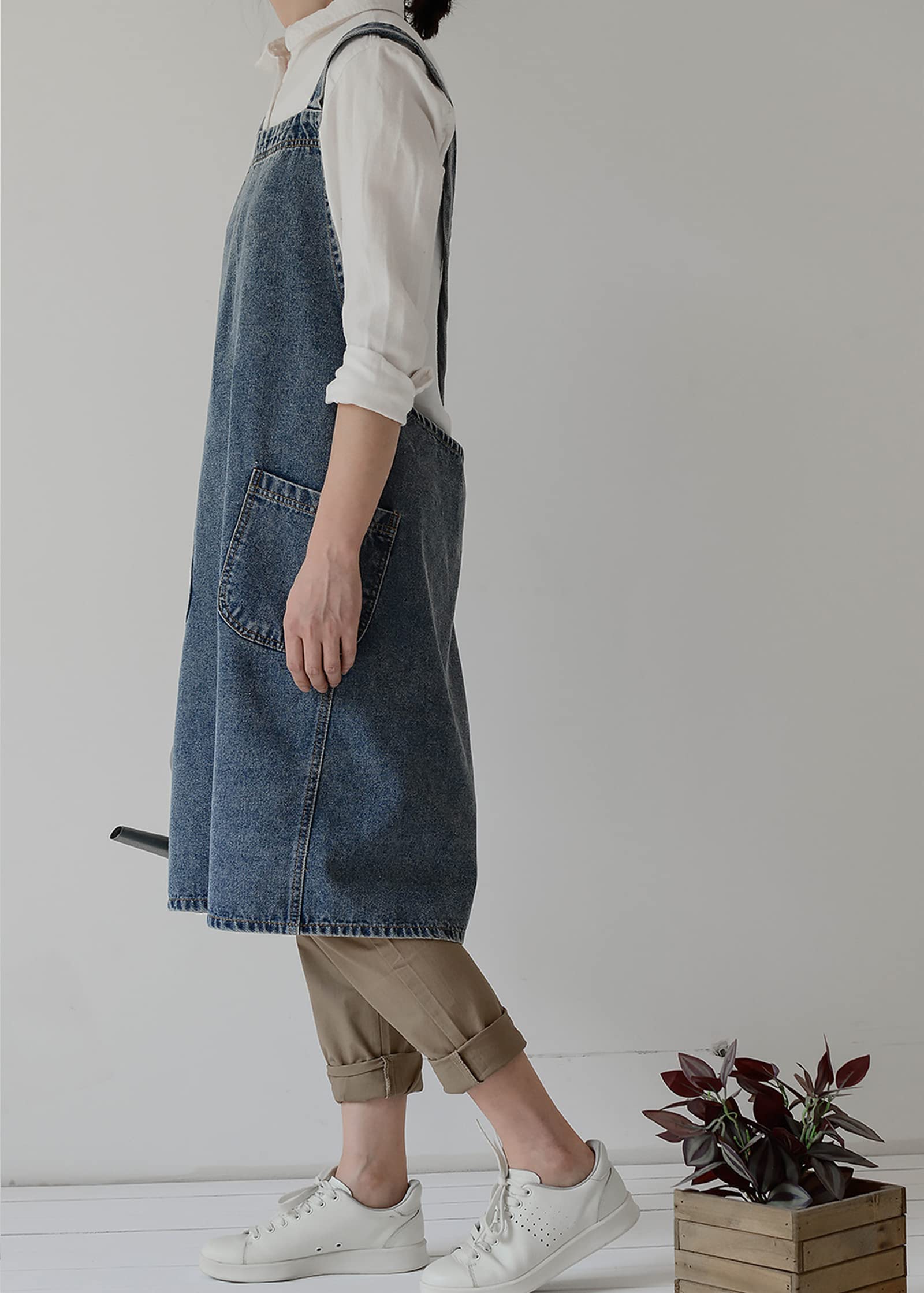 Premium Cotton Denim Apron for Women - Adjustable Chef Kitchen Apron with Pockets - Ideal for Cooking, Baking, Gardening & Painting - Perfect Gift for Home Cooks & DIY Enthusiasts