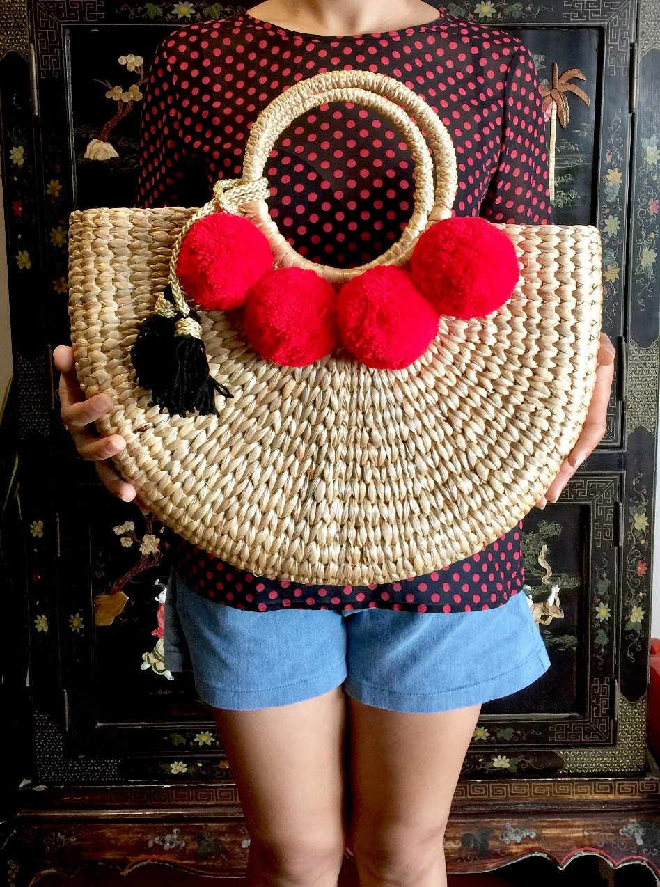 Stylish Pom Pom Straw Tote Bag for Women - Perfect Beach Basket Bag, Summer Straw Handbag for Outings, Picnics & Vacation Essentials
