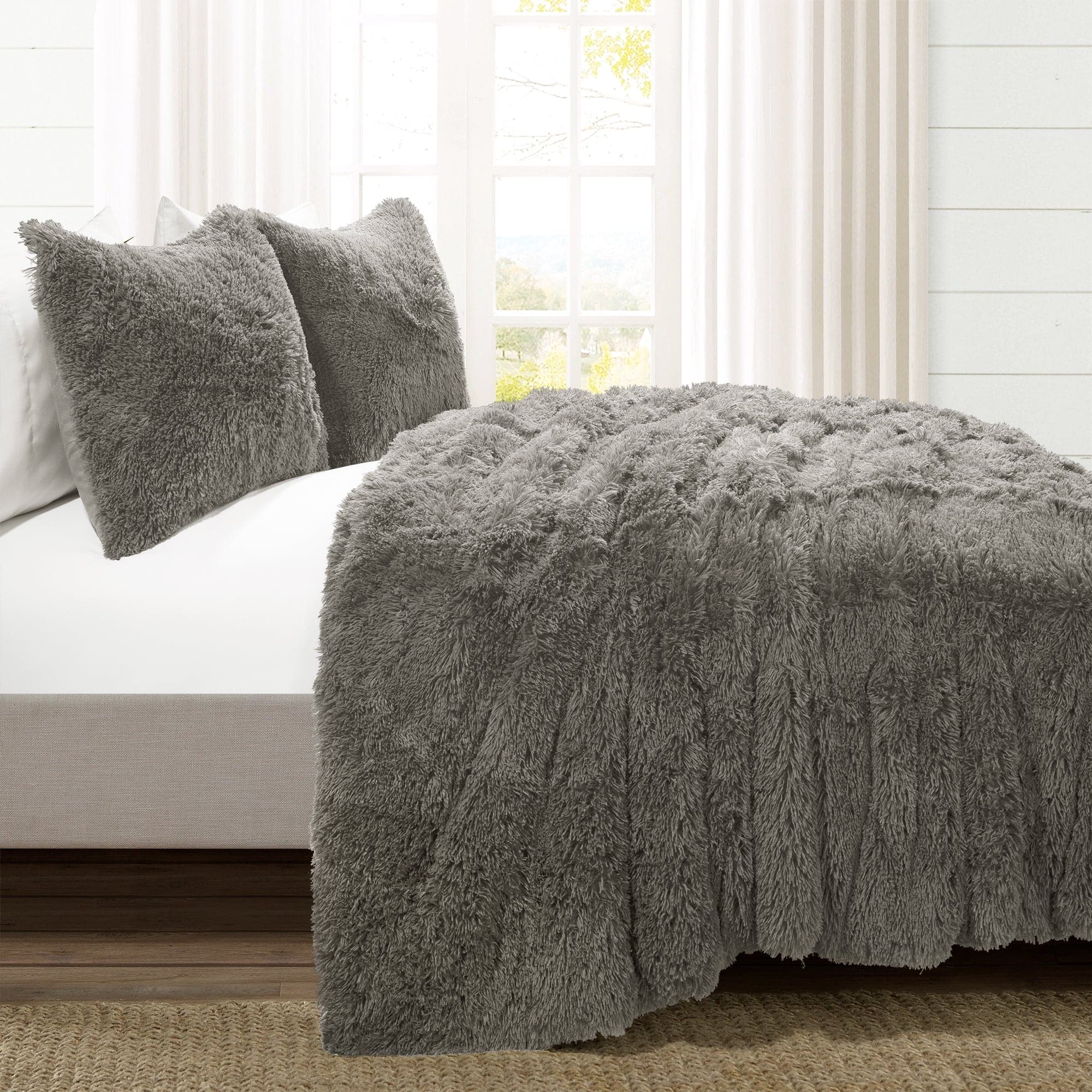Emma Faux Fur Comforter Set - Soft & Luxurious Bedding Collection for Winter - Queen/King Size - Perfect for Cozy Bedrooms, Guest Rooms & Winter Home Decor