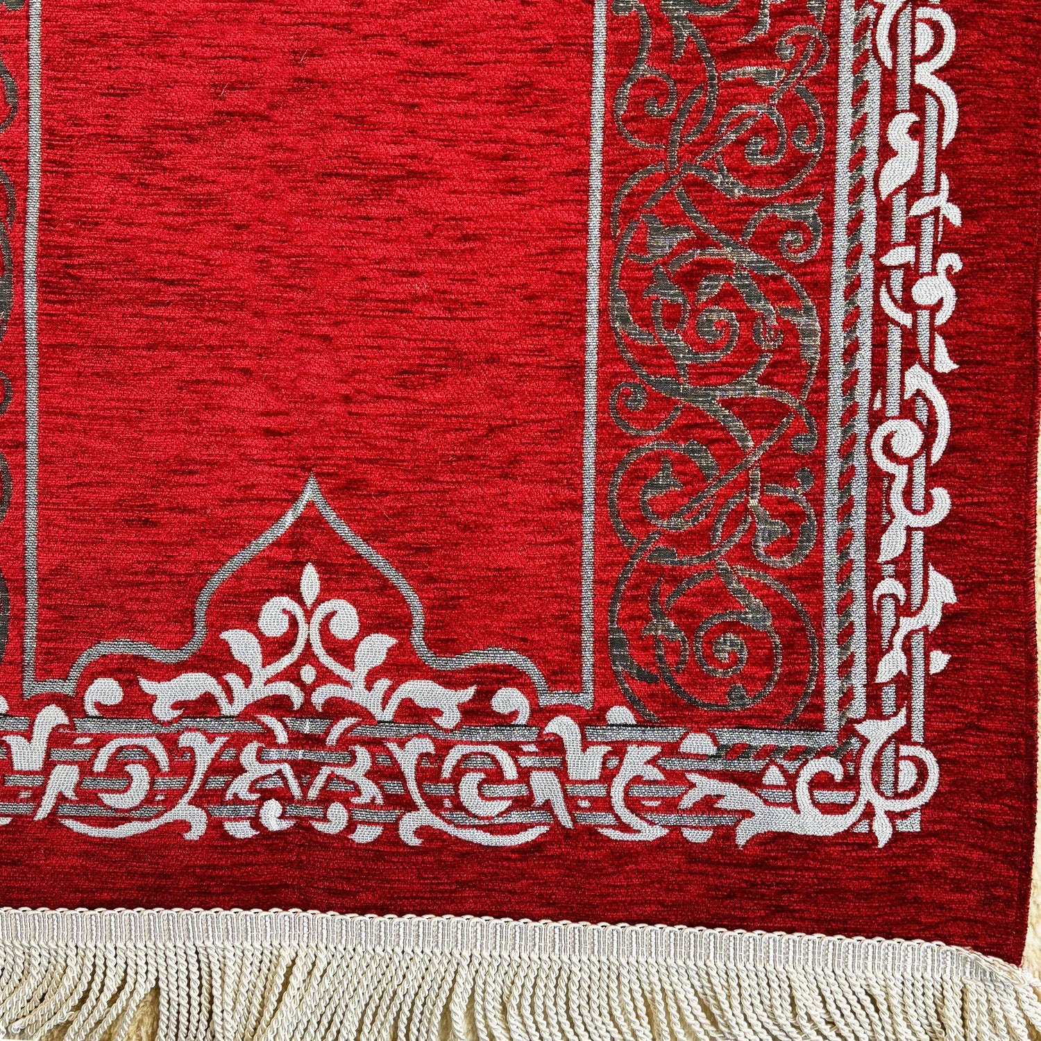 Premium Red Prayer Mat and Tasbih Beads Set - Islamic Prayer Rug with Non-Slip Backing, Perfect for Daily Salah, Eid Gifts & Home Decor
