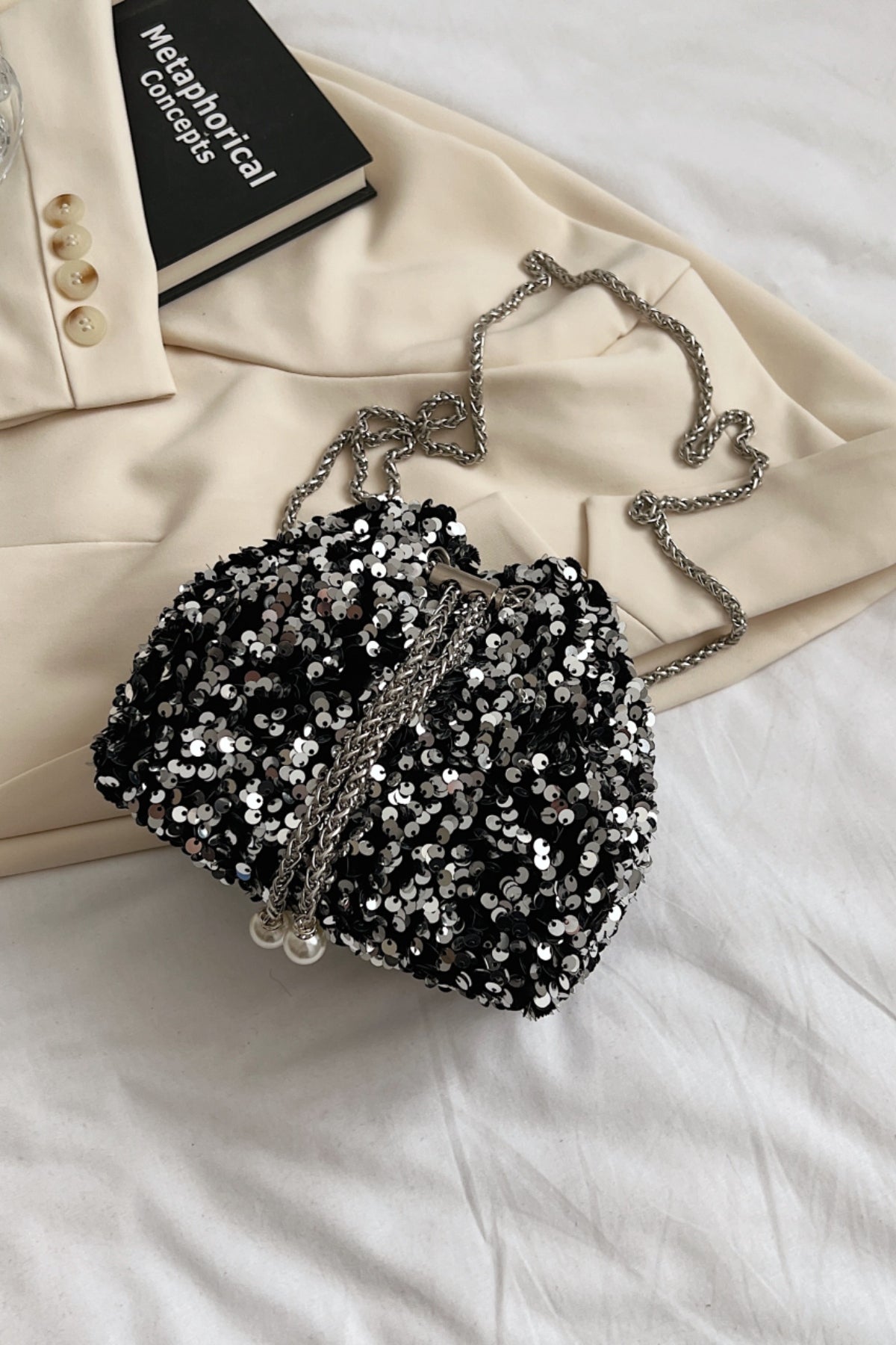 Sparkly Sequin Chain Drawstring Bucket Bag for Women - Fashionable Evening Clutch & Party Purse - Perfect for Night Out, Wedding, Prom, and Special Occasions