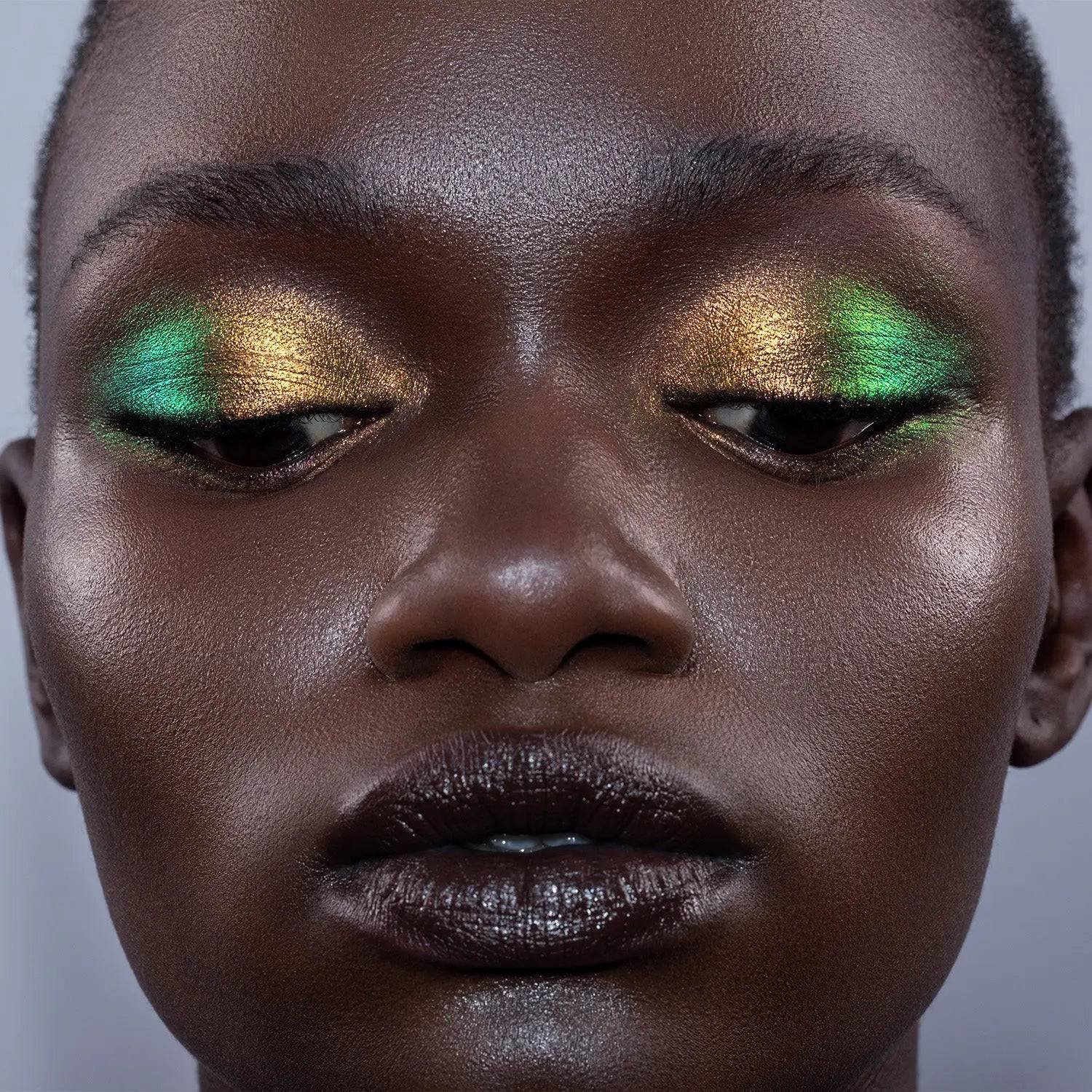 Chromium Liquid Eyeshadow - Long-Lasting Metallic Shimmer Makeup for Day & Night Glam Looks | Perfect for Parties, Weddings & Special Occasions