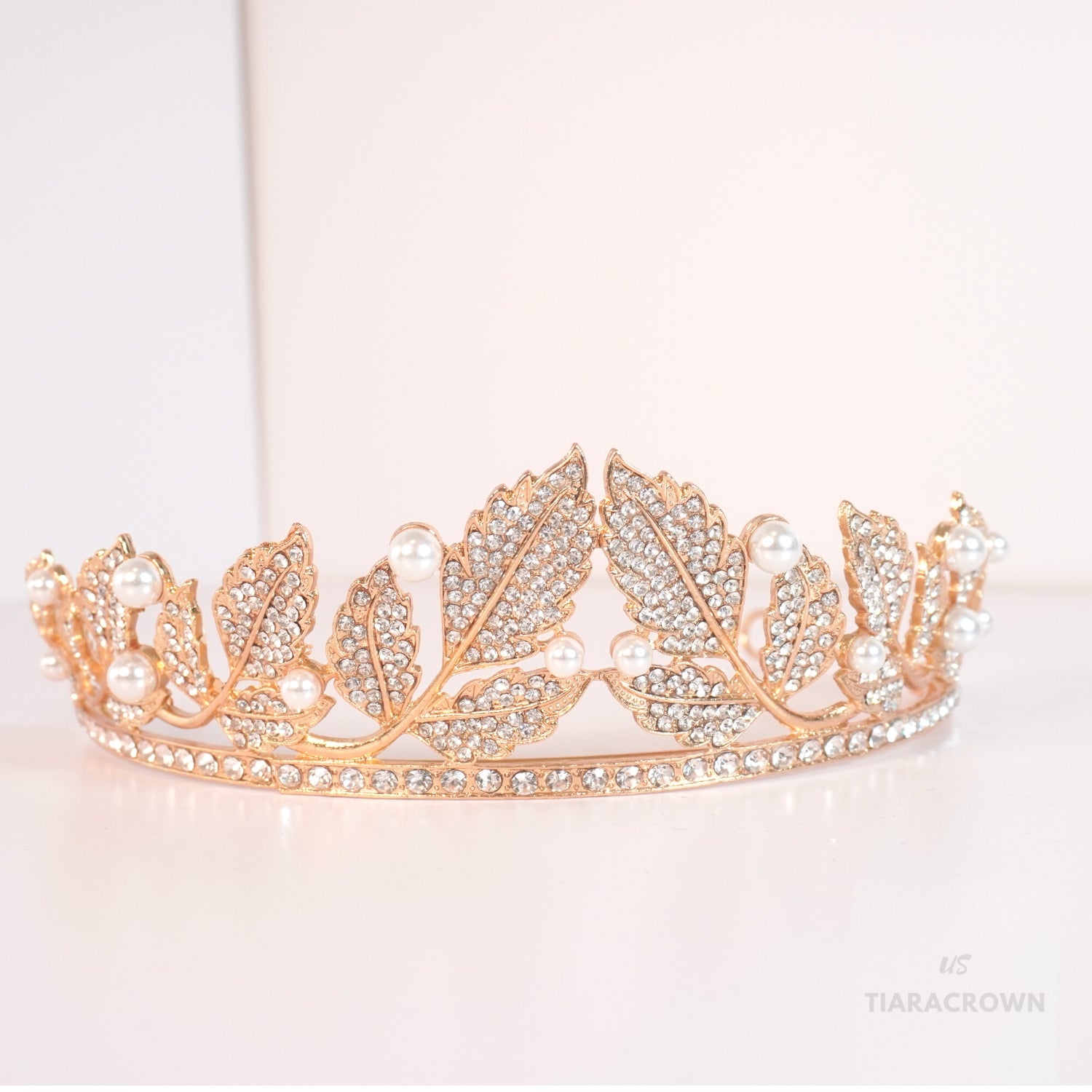 Elegant Baroque Pearl Tiara Headband for Women & Girls - Birthday Party, Prom Queen Crown, Wedding Hair Accessories with Comb - Perfect for Princess Themed Events, Pageants & Special Occasions