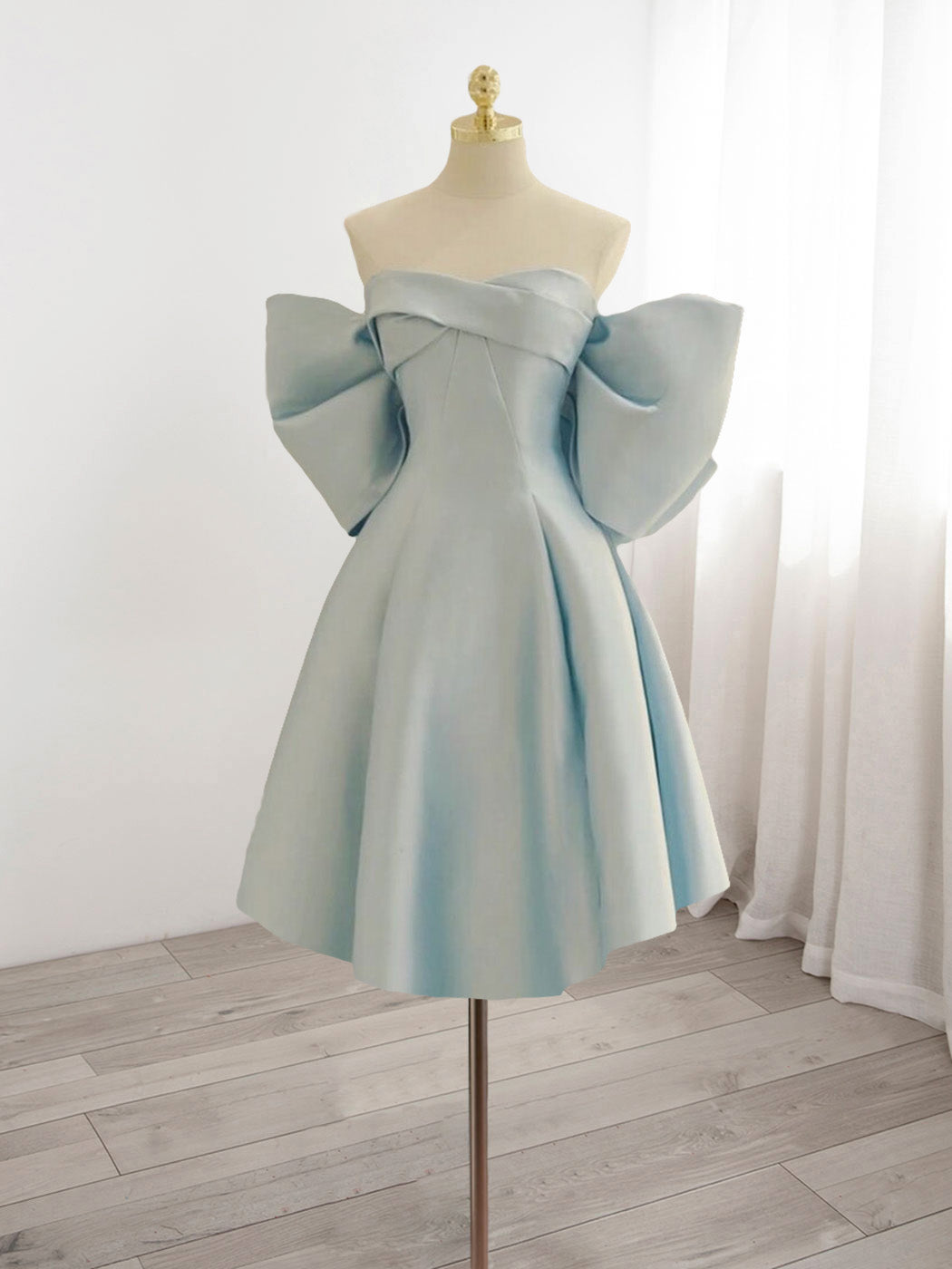 Blue Sweetheart Neckline Satin Short Prom Dress - Elegant Homecoming Dress for Women | Perfect for Dances, Parties & Special Occasions