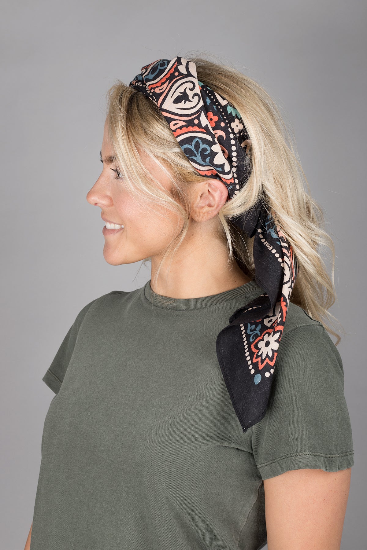 Premium Cotton Bandana - Oversized Soft & Breathable Fashion Scarf for Women & Men - Perfect for Outdoor Activities, Sports, and Everyday Style