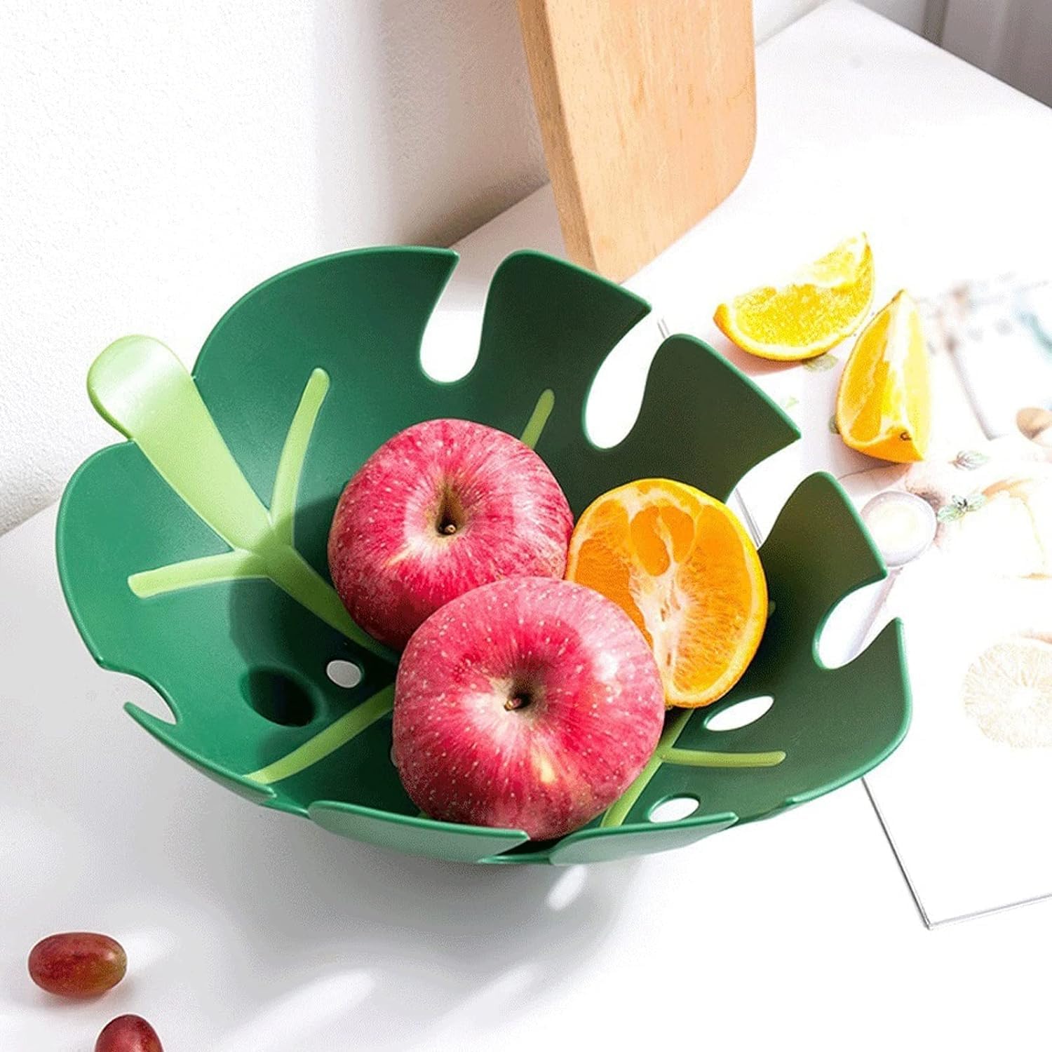 Heart-Shaped Home Storage Basket - Multipurpose Leaf Design Fruit & Vegetable Strainer Bowl for Kitchen, Dining Table - Perfect for Organizing Fruits, Veggies, and Decor Items