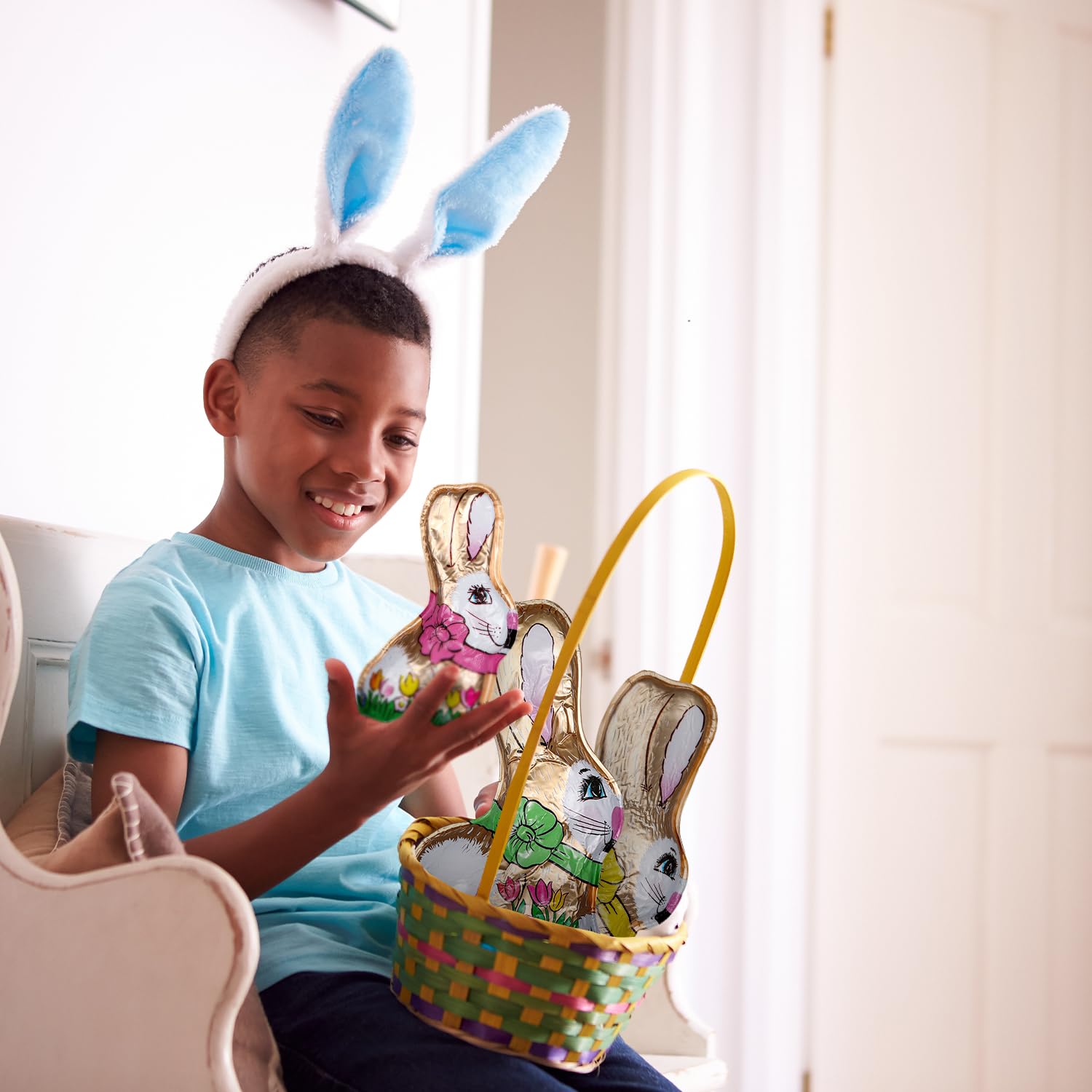 Premium 8 oz Madelaine's Milk Chocolate Easter Bunny - Delicious Semi-Solid Chocolate for Easter Baskets, Party Favors, Holiday Gifts & Festive Decorations - Perfect for Easter Celebrations, Egg Hunts & Spring Gatherings