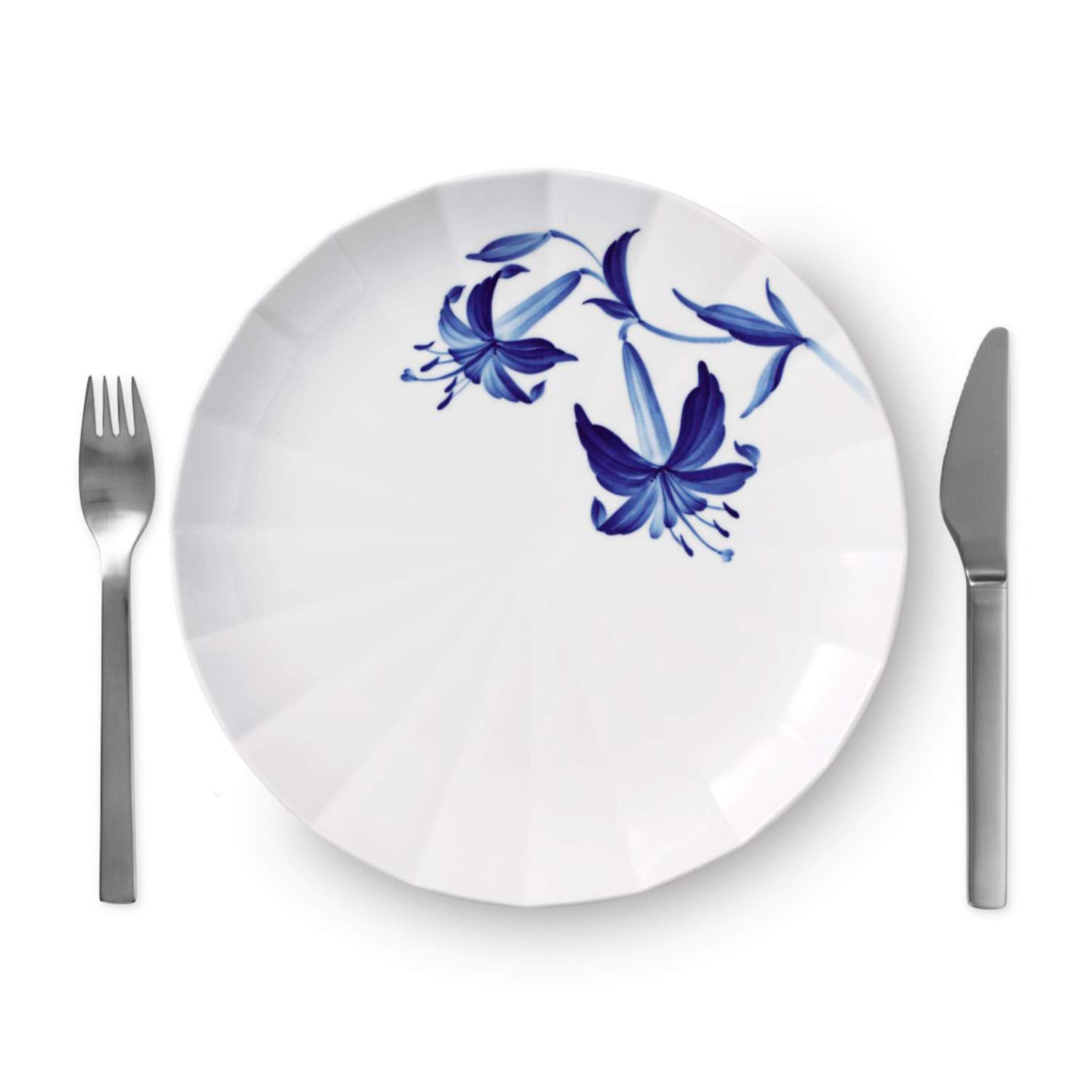 Royal Copenhagen 1025320 Bromst Plate - 10.6 Inches (27 cm) Floral Lily Design - Elegant Dinnerware for Weddings, Anniversaries & Special Occasions - Perfect Gift for Bridal Showers, Housewarming & Collectors
