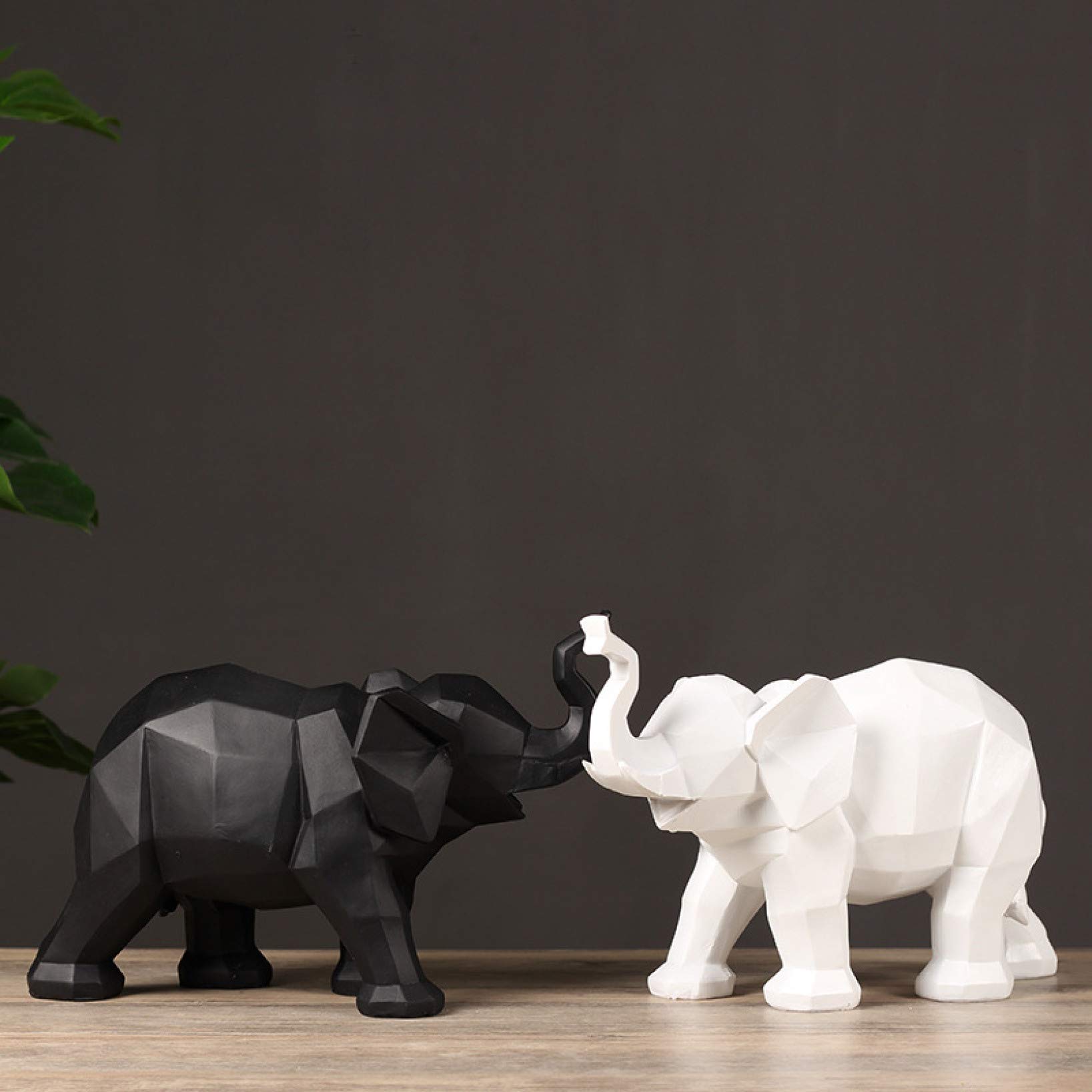 Nordic Abstract Geometric Elephant Statue - Resin Animal Figurine Decor for Bookshelf, TV Stand & Home Office - Unique Gift Idea for Elephant Lovers & Modern Interior Design