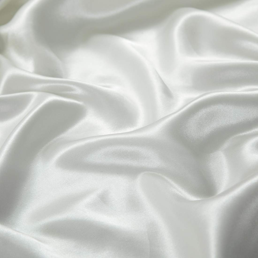 Luxury 4-Piece Satin Sheet Set - Twin Size Silky Smooth Ivory White Bedding with Deep Pocket (Fitted Sheet, Flat Sheet & 2 Pillowcases) - Perfect for Cozy Nights, Guest Rooms & Dorm Essentials