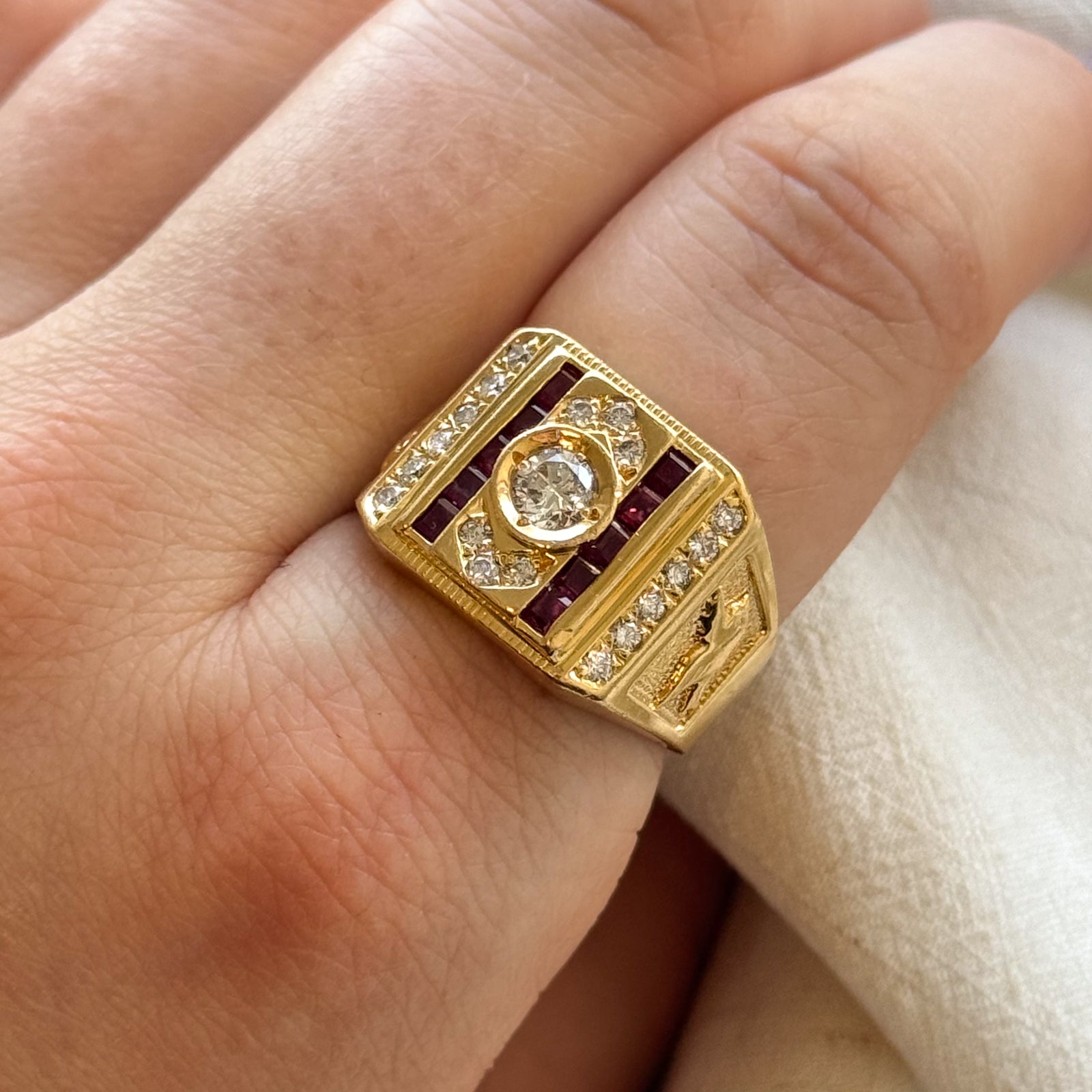 Exquisite Diamond & Ruby Cocktail Ring - 0.62ctw Total (0.50ctw Ruby) - Size 8.75 - Elegant Statement Jewelry for Evening Parties & Special Occasions