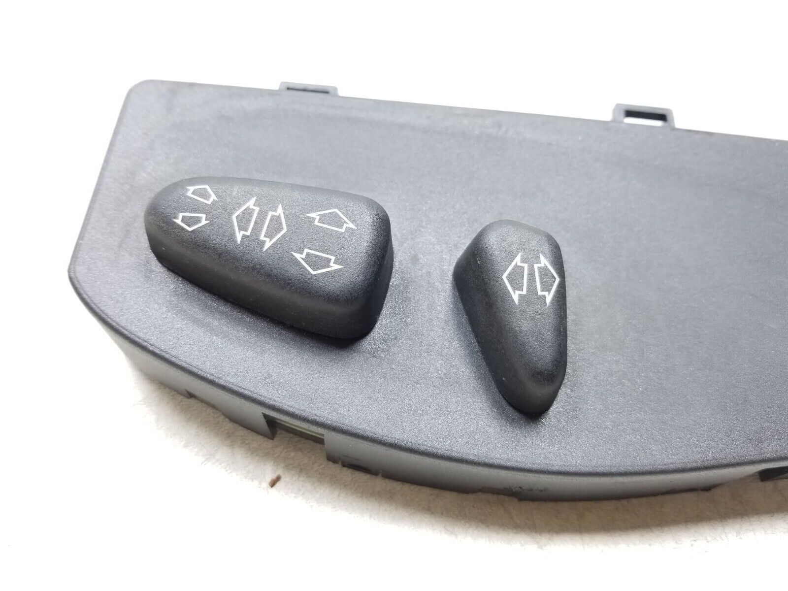 04 06 BMW X3 Front Passenger Side Seat Trim with Guide Sleeve & Knob - Right Side OEM Replacement Part for Comfort & Easy Installation