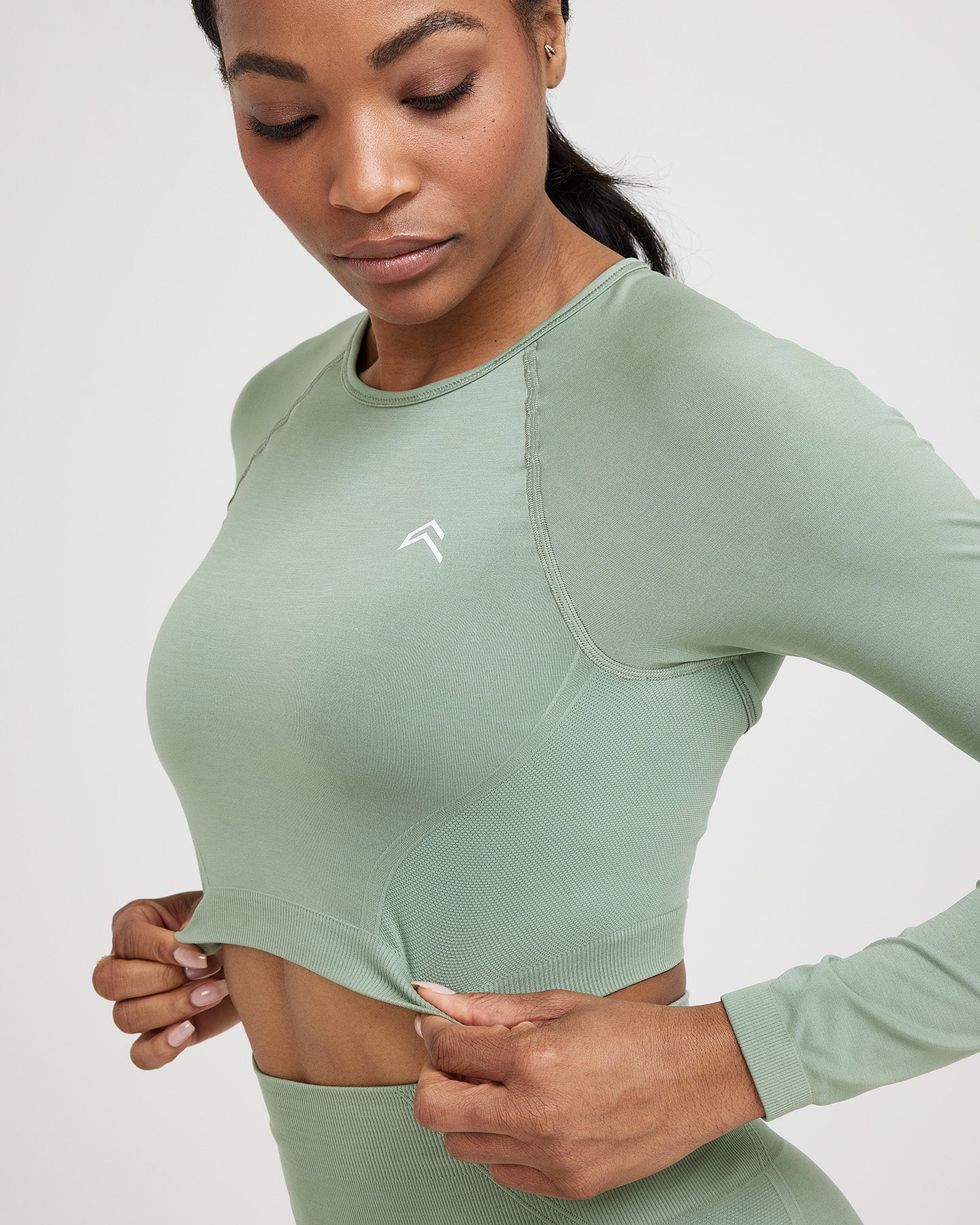 Effortless Seamless Long Sleeve Crop Top for Women | Sage Green Yoga Top | Perfect for Workouts, Yoga & Casual Wear