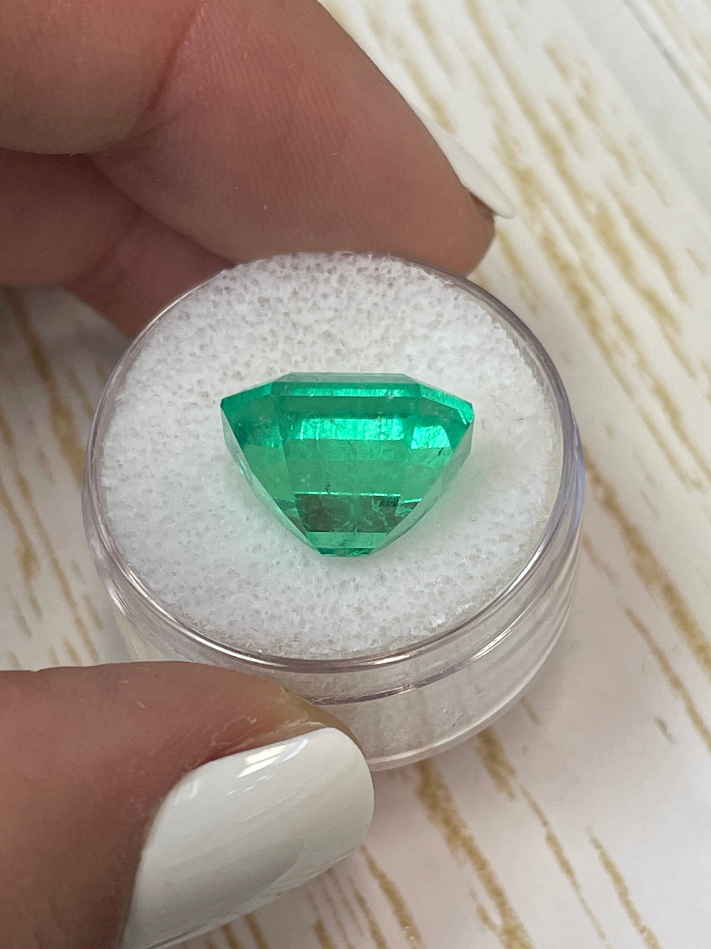 10.81 Carat GIA Certified Vivid Muzo Colombian Emerald - Natural Loose Gemstone, Asscher Cut (14x13mm) | Perfect for Engagement Rings, Luxury Jewelry & Collector's Pieces