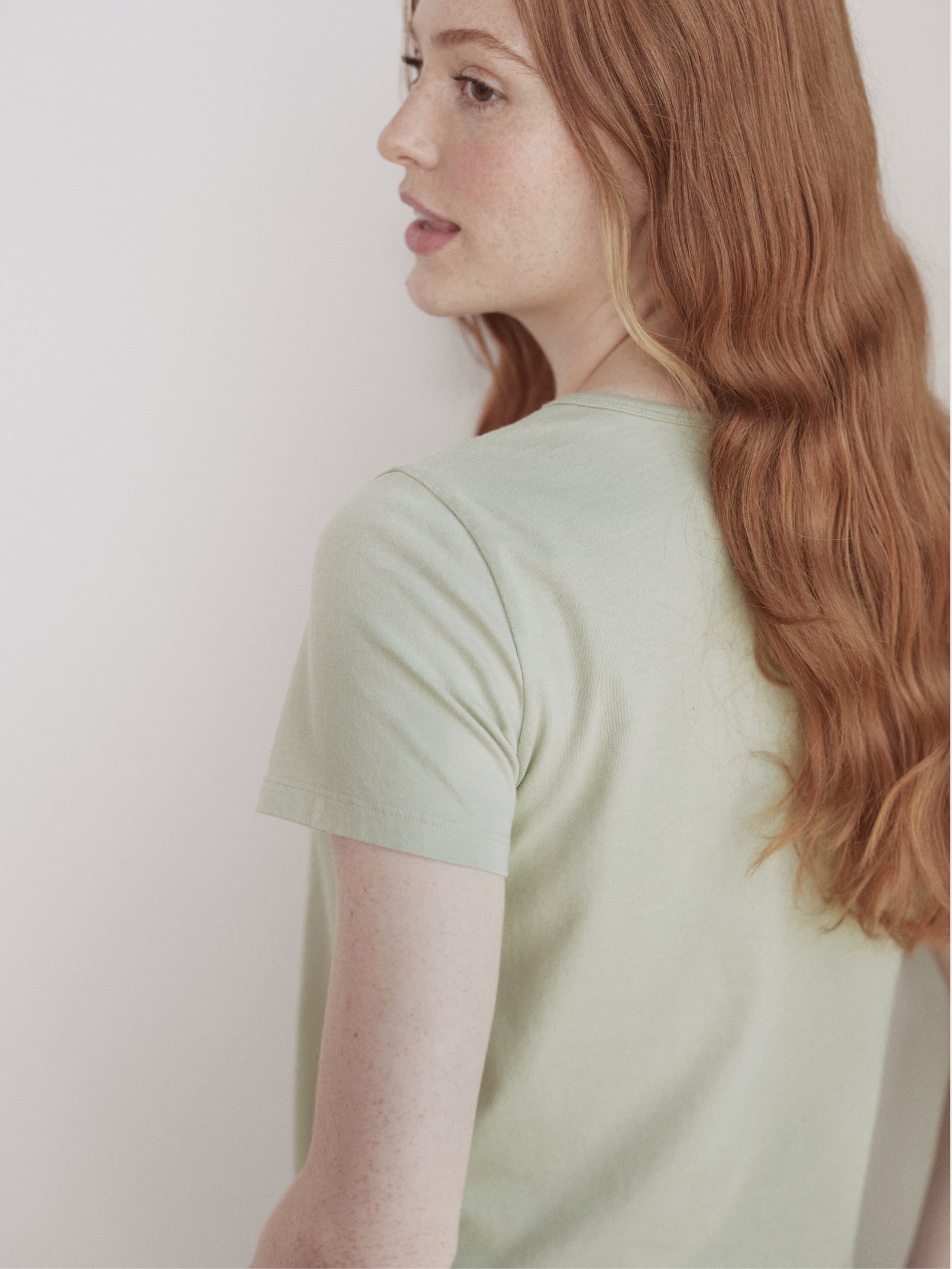 Organic Cotton Crop Tee for Women - Soft Breathable Eco-Friendly T-Shirt - Perfect for Yoga, Workouts & Casual Wear
