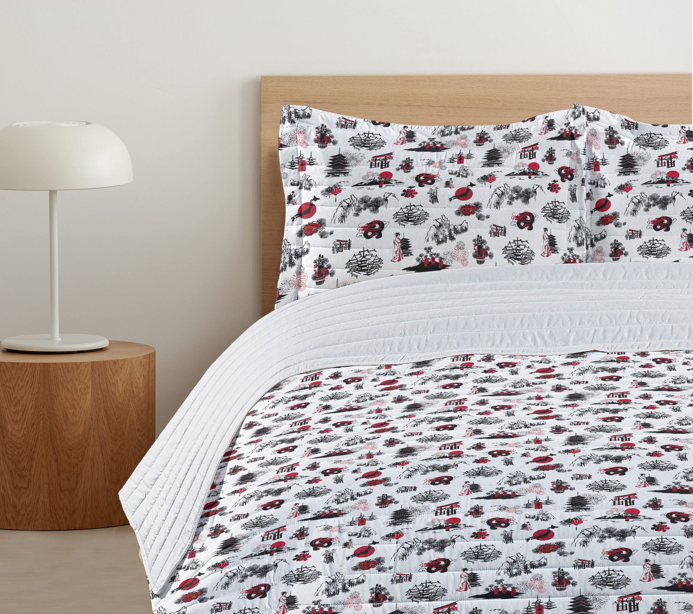 Lunarable East Microfiber Bedspread Set - Japanese New Year Sun Design, Soft Queen Size Comforter with Pillow Shams, Dark Coral White Black - Perfect for Holiday Decor, Guest Bedrooms & Cozy Winter Nights