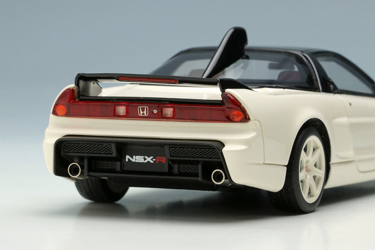1:43 Scale Honda NSX R GT (NA2) 2005 Diecast Model Car - Collectible Japanese Sports Vehicle for Display & Racing Enthusiasts - Perfect for Home Office Decor, Car Shows & Gift Giving