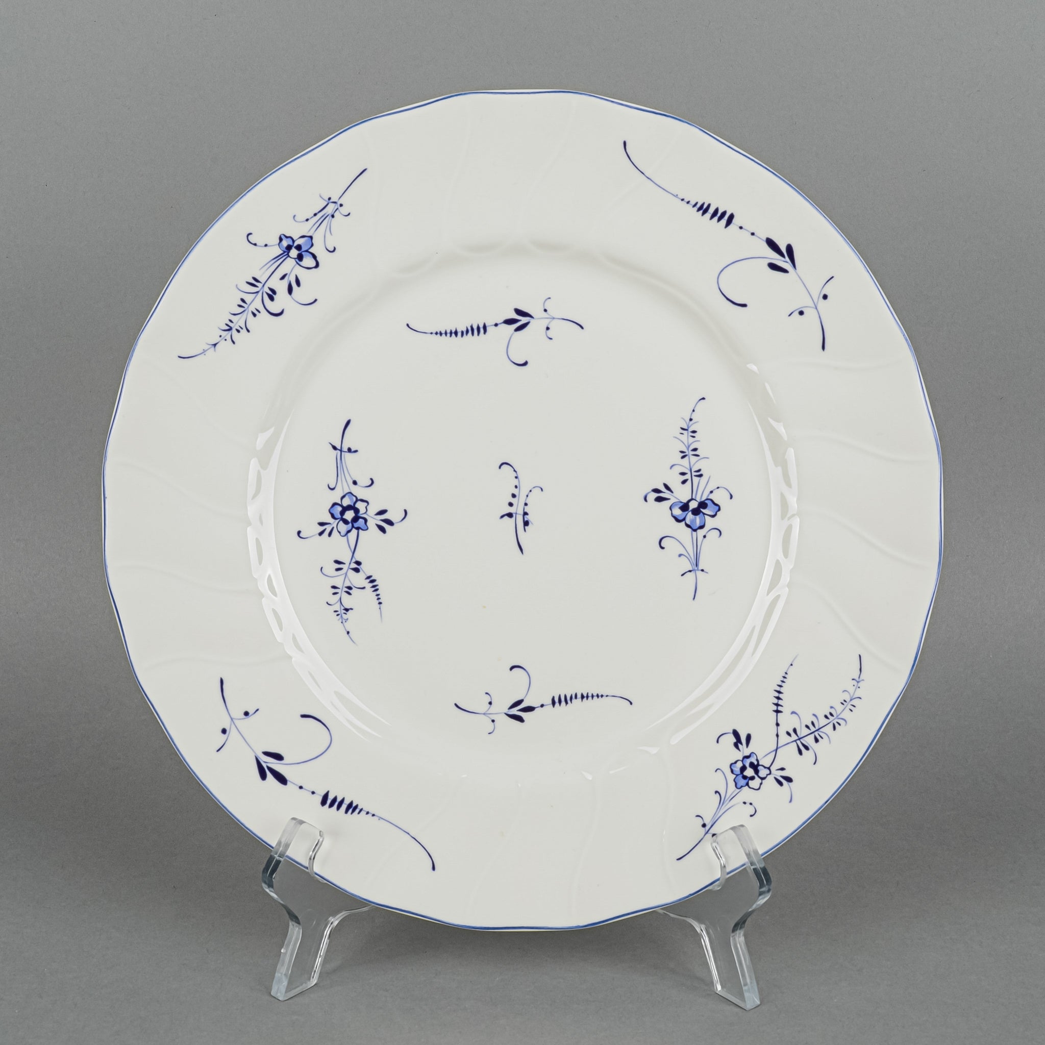 VILLEROY & BOCH Vieux Luxembourg 4-Piece Dinnerware Set with Extras - Elegant Fine China for Formal Dining & Special Occasions