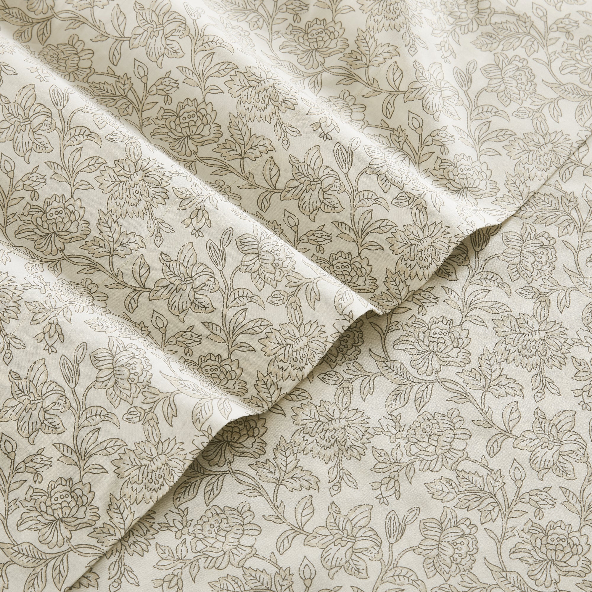 Zara Floral Print 100% Cotton Bed Sheet Set - Queen Size, 4-Piece Set for Soft & Breathable Bedding | Perfect for Master Bedroom, Guest Room & Dormitory
