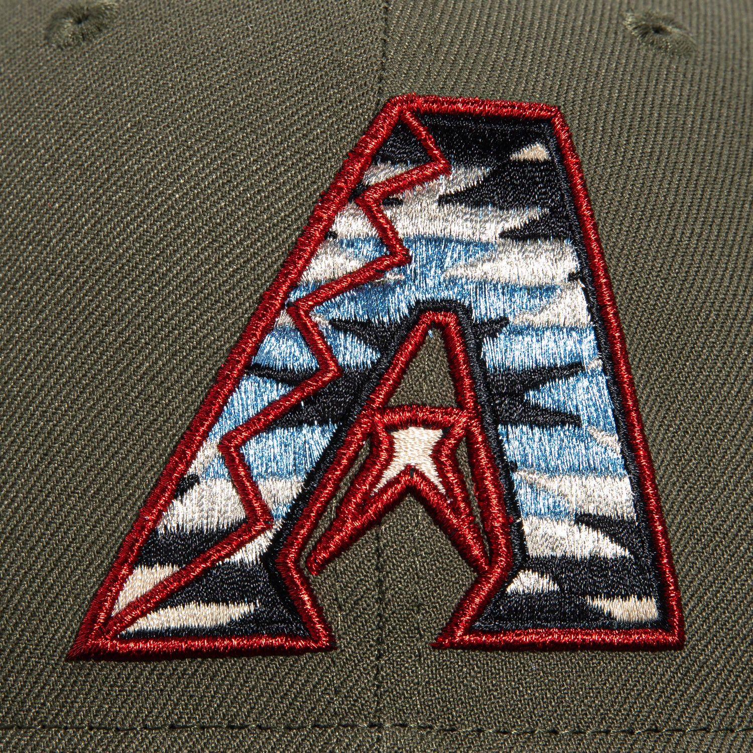 New Era 59Fifty Arizona Diamondbacks 2001 World Series Patch Snapback Hat - Olive & Black - MLB Baseball Cap for Men, Women & Fans - Perfect for Games, Collecting & Streetwear Fashion