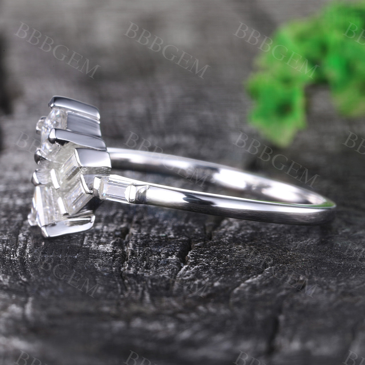 Vintage Moissanite Engagement Ring for Women - Unique Wedding Band, Proposal Ring - Perfect for Anniversaries, Valentine's Day & Special Occasions