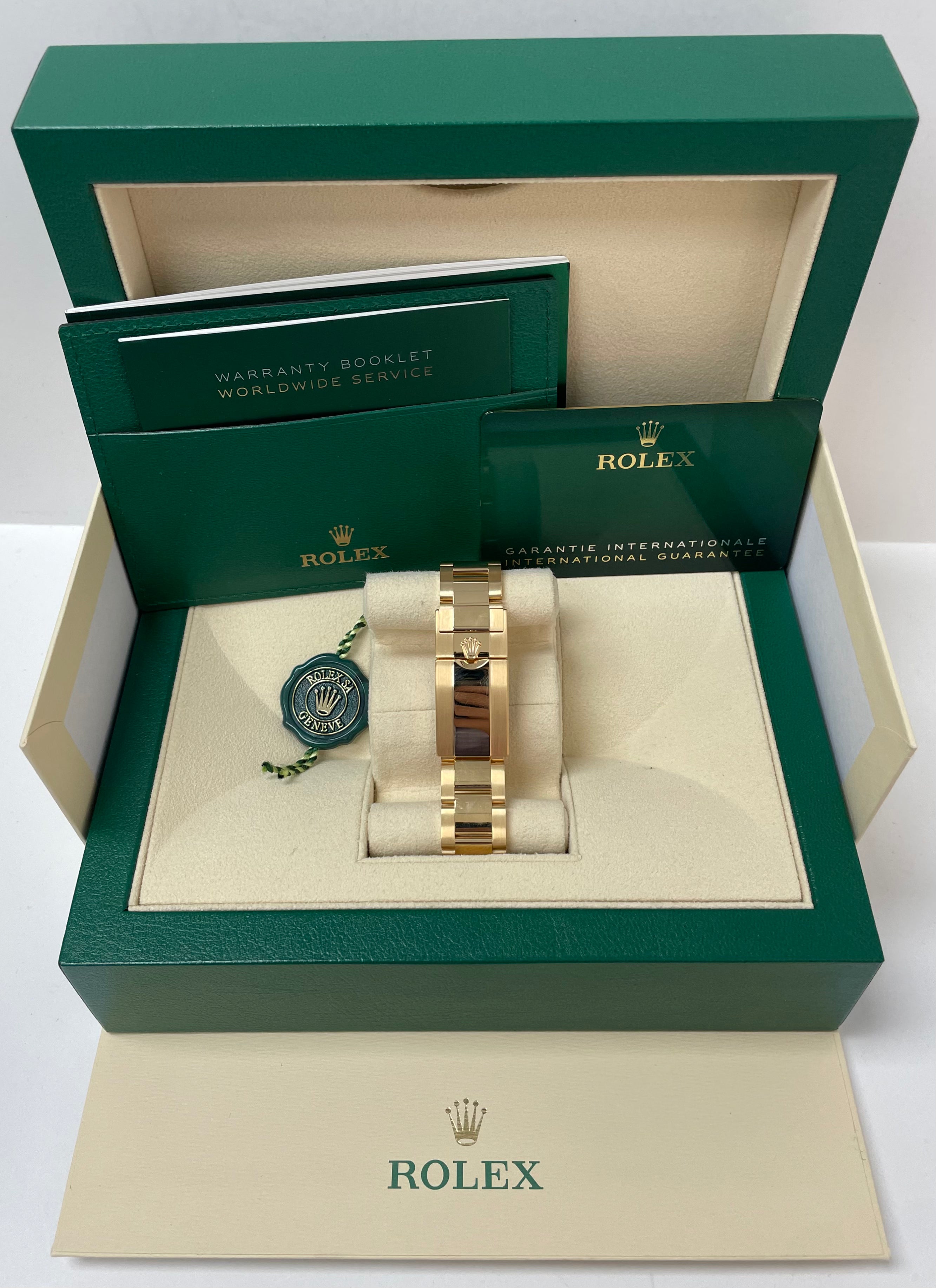 Rolex Cosmograph Daytona 40mm 18K Yellow Gold Men's Watch with White Index Dial - Ref.116508 | Luxury Chronograph Timepiece for Business, Racing & Special Occasions
