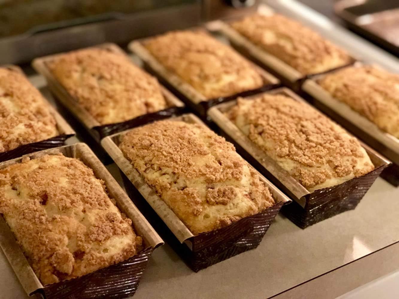 10 Pack Disposable Mini Loaf Pans 6x2.5 Inch - Non-Stick Baking Paper Liners for Bread, Meatloaf & Bundt Cakes - Microwave, Toaster & Air Fryer Safe - Perfect for Meal Prep, Party Snacks & Holiday Baking