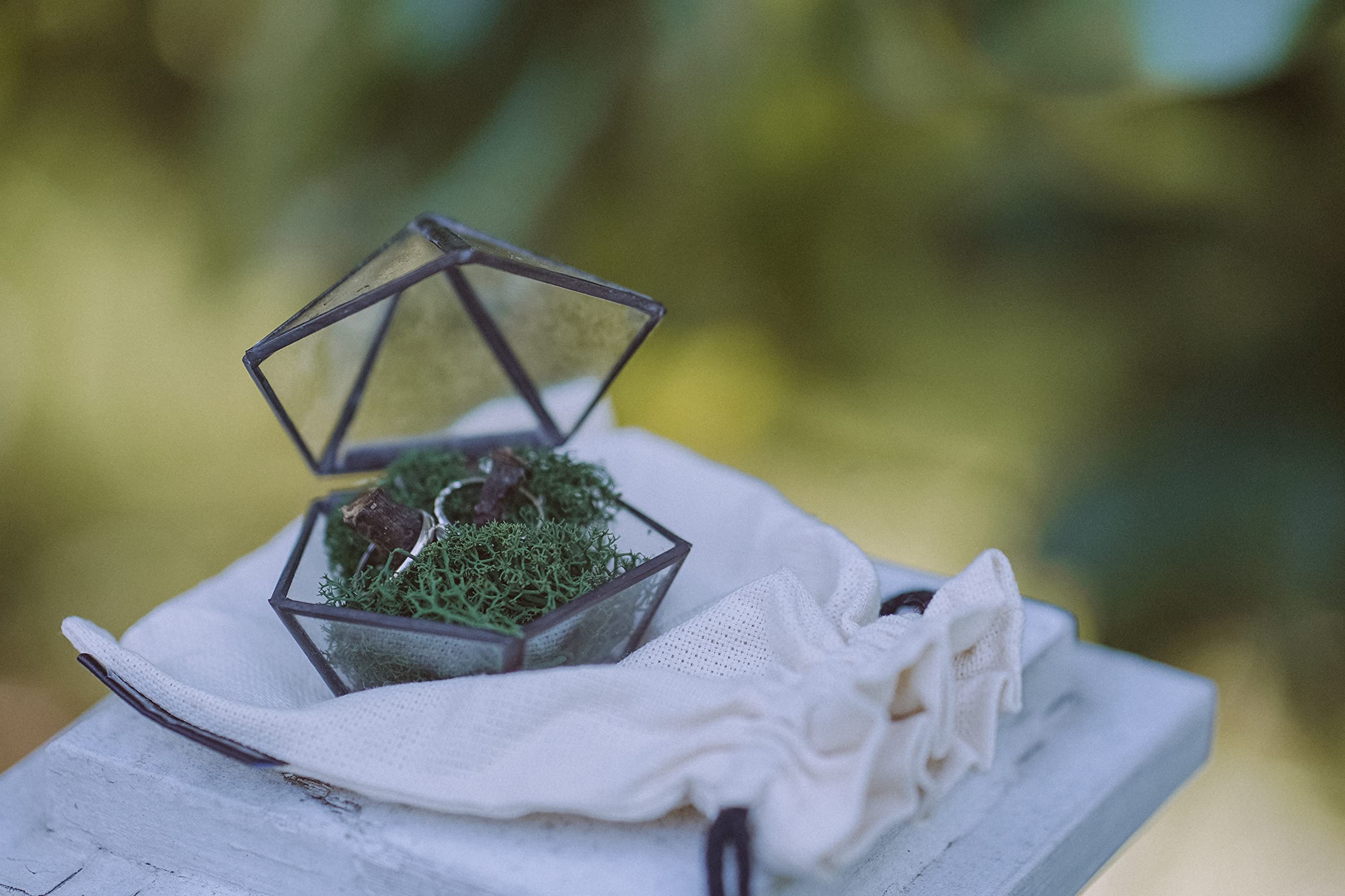 Elegant Black Glass Ring Box for Wedding Ceremony - Ring Bearer Pillow & Proposal Engagement Ring Holder - Perfect for Wedding, Engagement, and Gift Giving