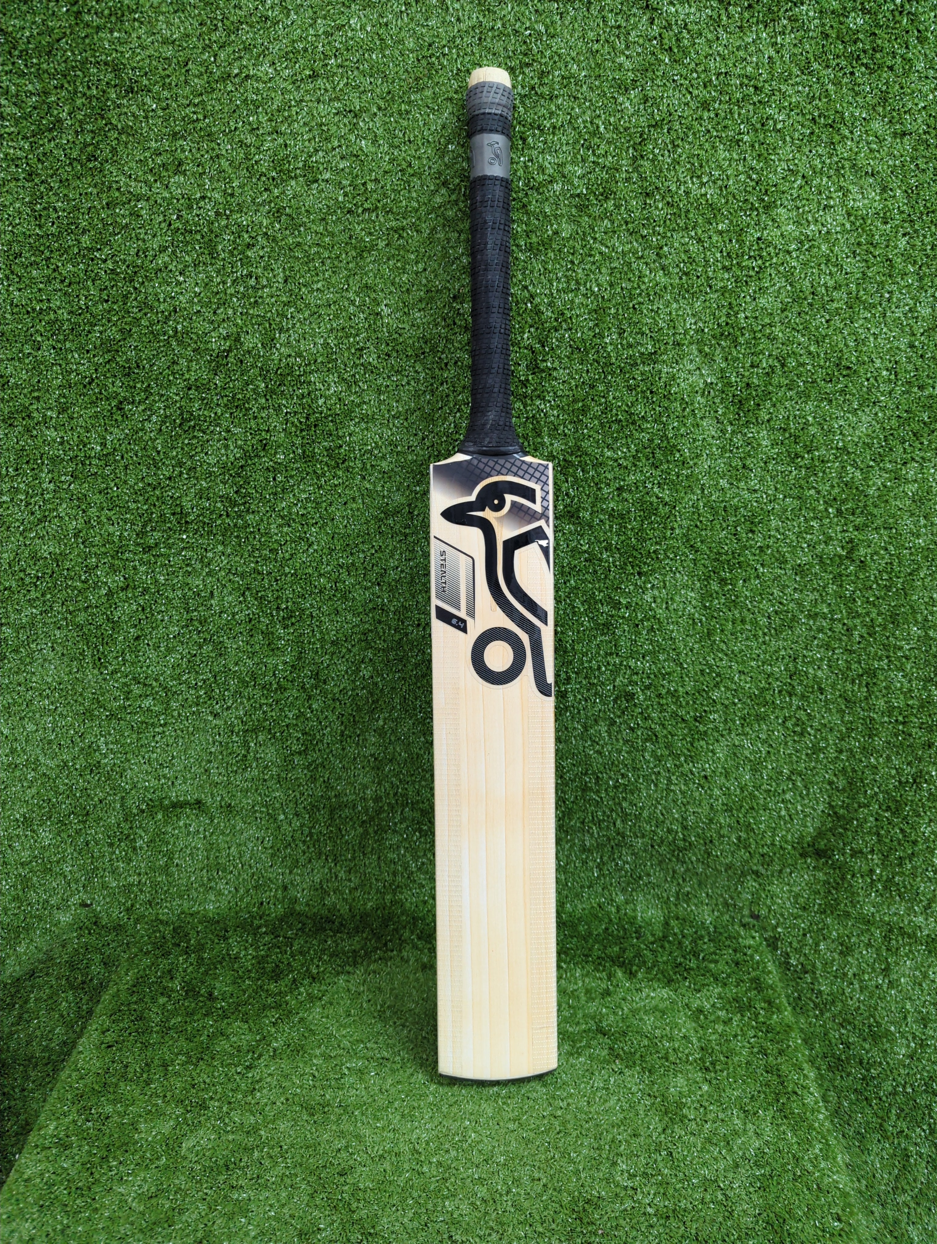 Kookaburra Stealth 6.4 Harrow English Willow Cricket Bat - Premium Professional Grade Cricket Equipment for Matches & Practice Sessions