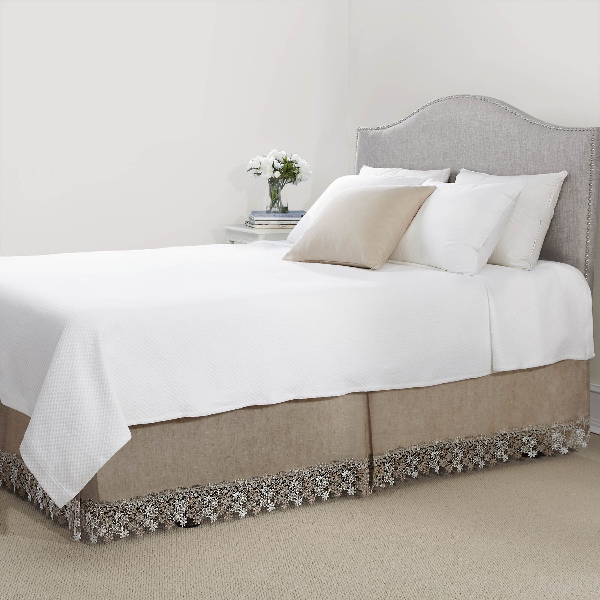 RENAISSANCE HOME FASHION Lillian Dust Ruffle with Macrame Band - Elegant Bed Skirt for Queen Size Beds - Perfect for Bedroom Decor & Guest Room Styling