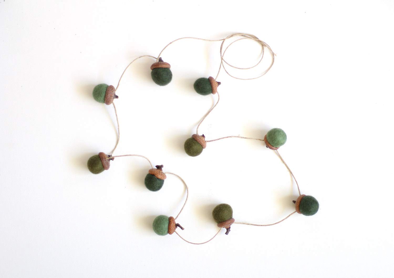 Handmade Felted Acorn Garland - Natural Forest Green Fall Decor for Home, Nursery, Christmas Tree & Seasonal Wall Hanging - Cozy Autumn Thanksgiving Décor