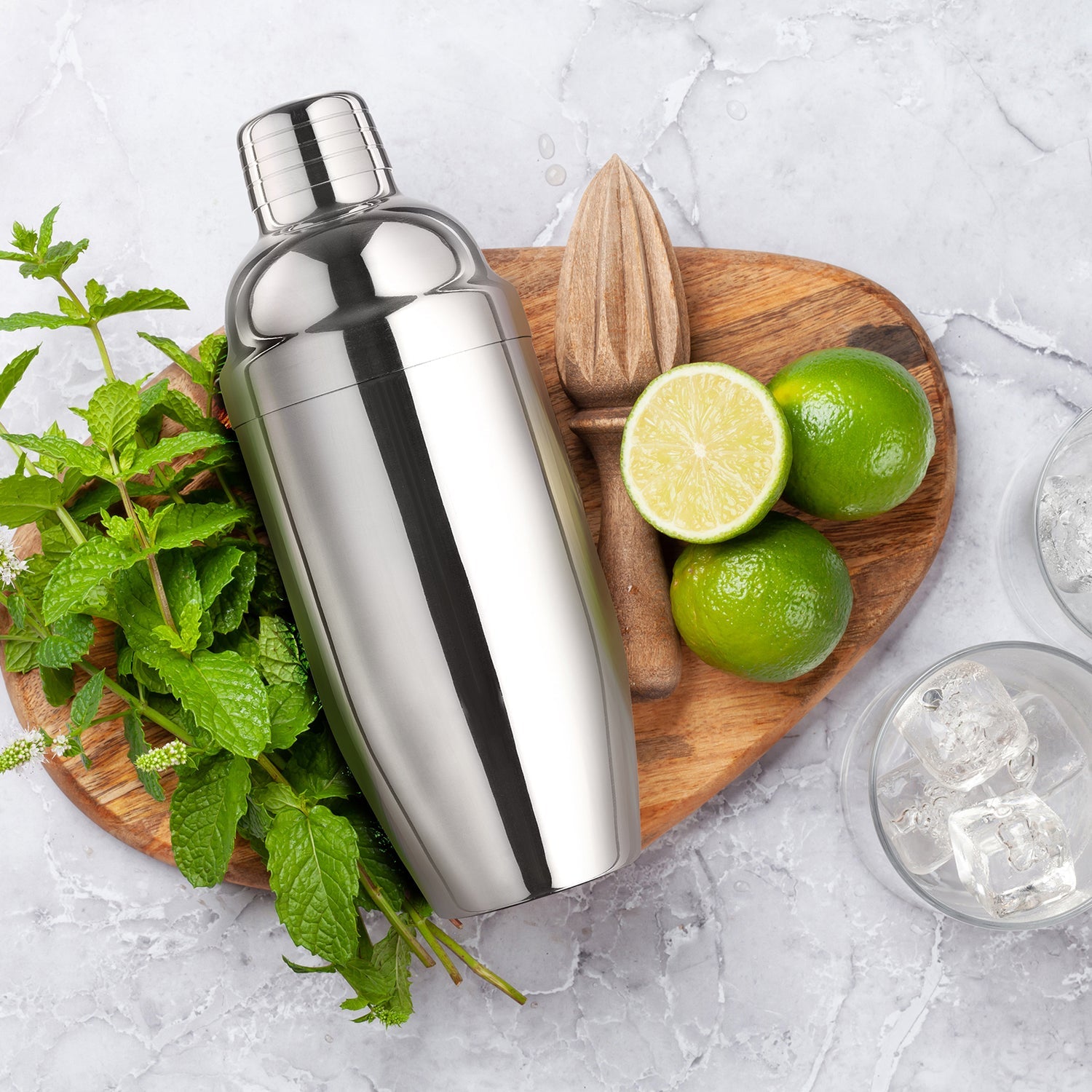 Premium 18 oz Double Wall Stainless Steel Cocktail Shaker - Professional Bar Mixing Tool for Martinis, Margaritas & Cold Drinks - Ideal for Home Bars & Parties