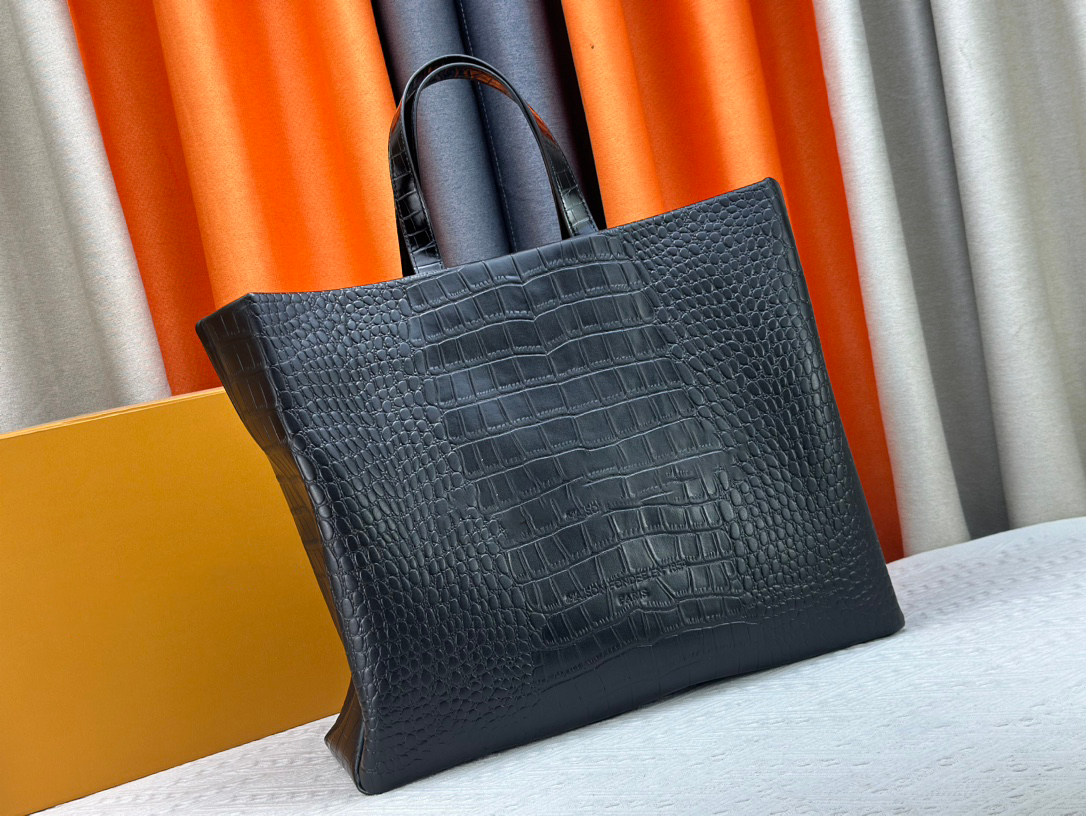 Stylish Large Capacity Women's Tote Bag for Work, Travel & Everyday Use - Durable & Spacious Handbag for Commuters, Office & Shopping