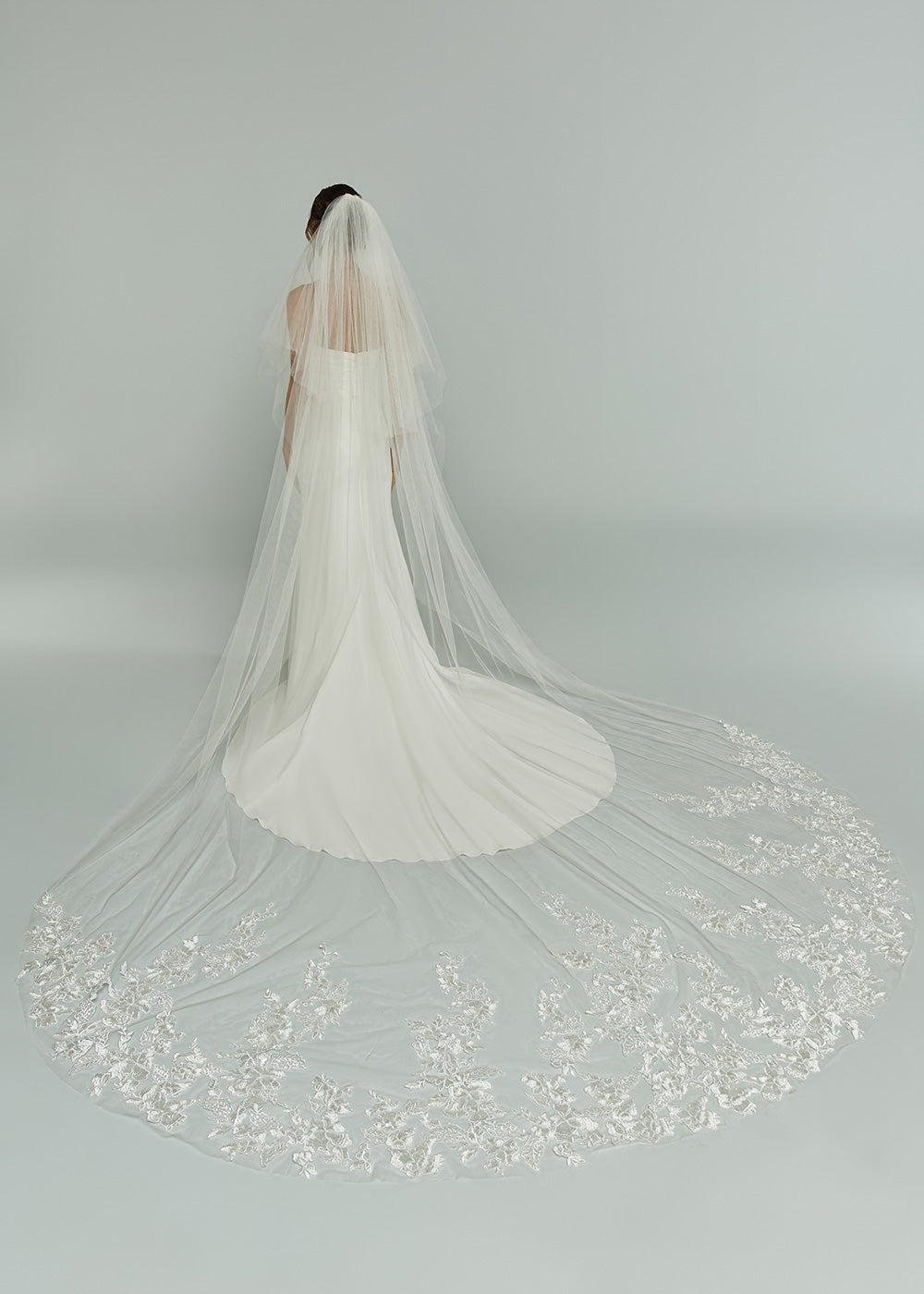 Elegant V1011 Cathedral Wedding Veil With Delicate Lace Appliques - Perfect for Bridal Gowns & Formal Weddings