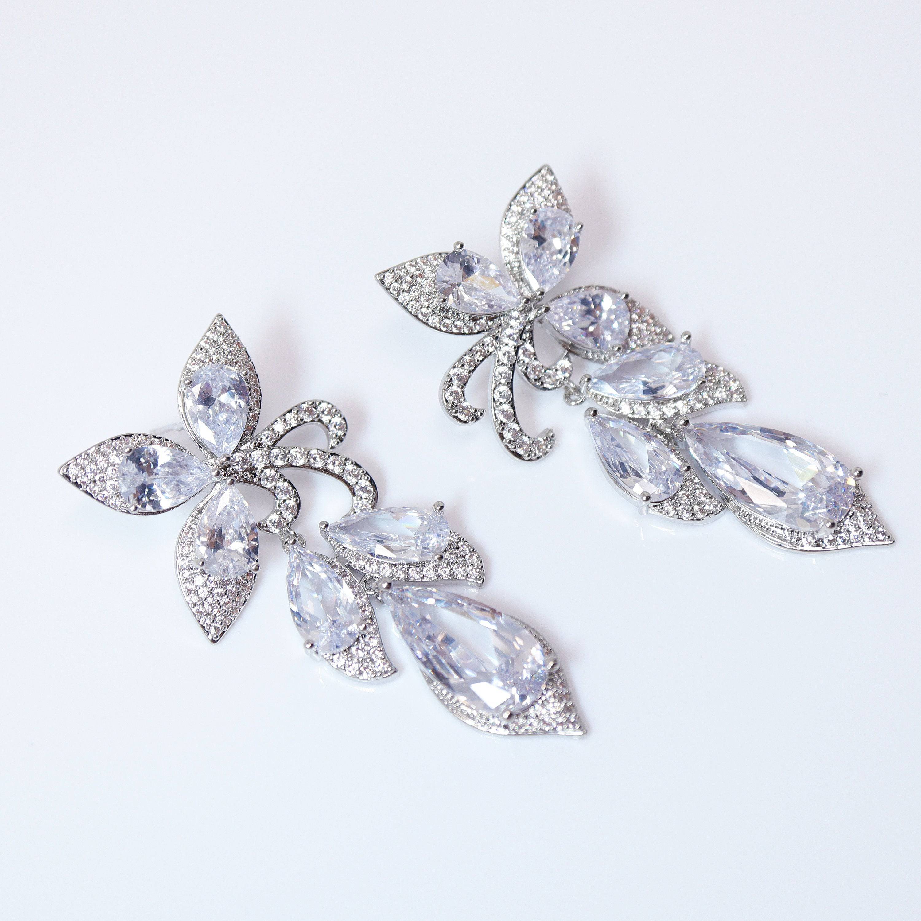 Swarovski Crystal Enchanted Floral Vine Leaf Earrings for Women - Elegant Bridal Jewelry, Wedding Earrings, Crystal Statement Earrings with CZ Stones | Perfect for Weddings, Parties & Special Occasions