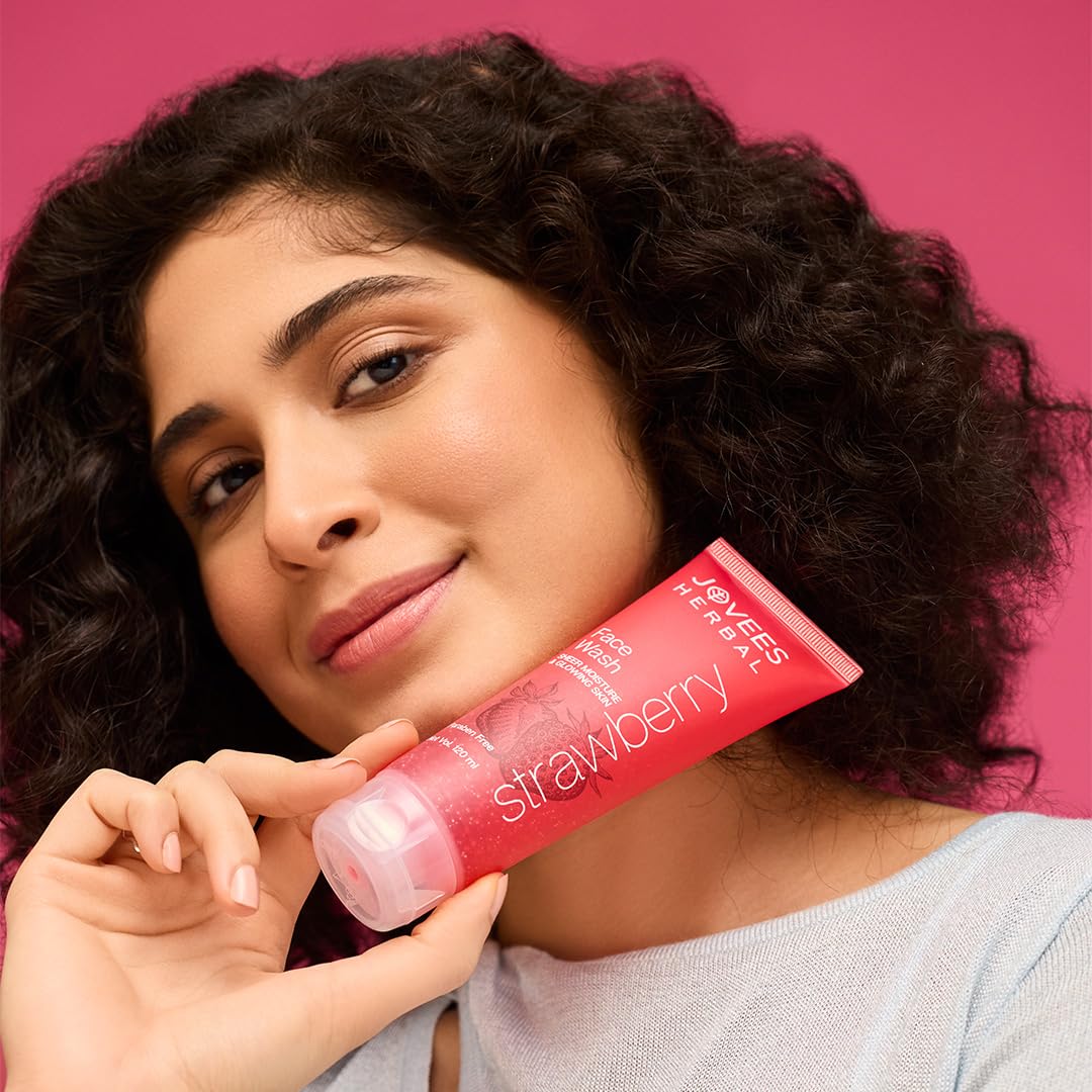Jovees Herbal Strawberry Face Wash for Hydrated & Glowing Skin with Strawberry Extract | Gentle Cleanser Brightens Skin & Reduces Pigmentation | Normal to Dry Skin | 120ml (Pack of 2) | Daily Skincare Routine & Morning/Night Use